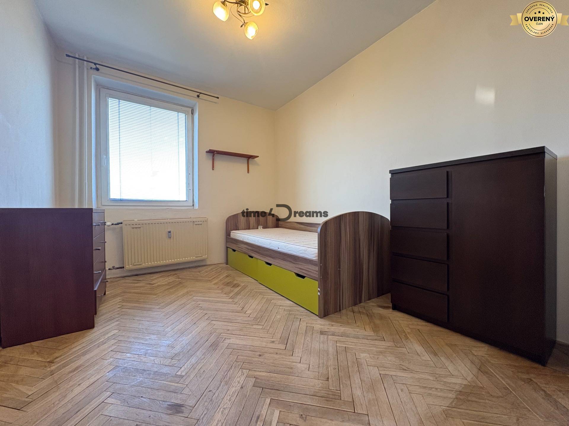 Na predaj: 4 izb.byt + BALKON + PIVNICA