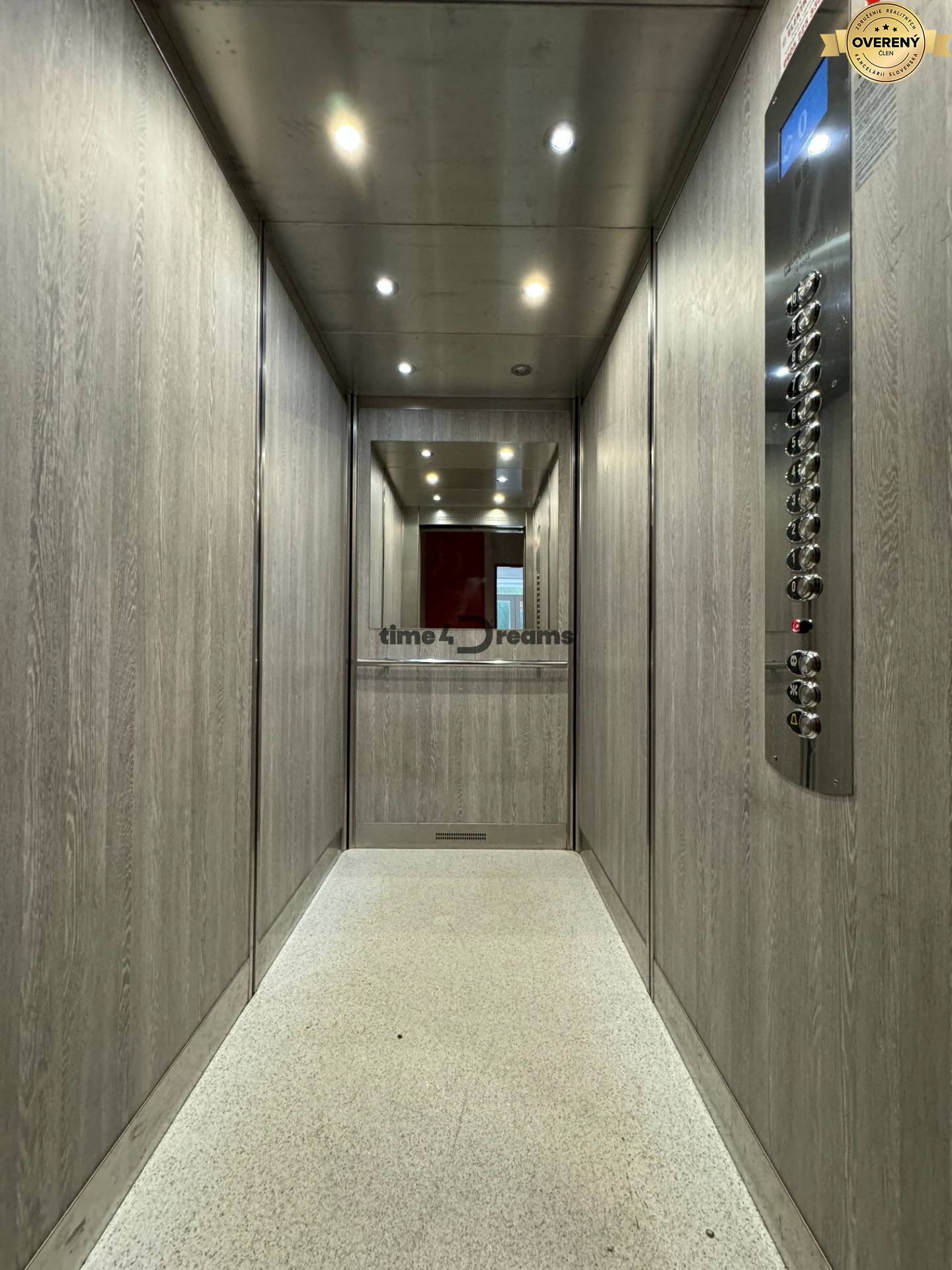 Na predaj: 4 izb.byt + BALKON + PIVNICA