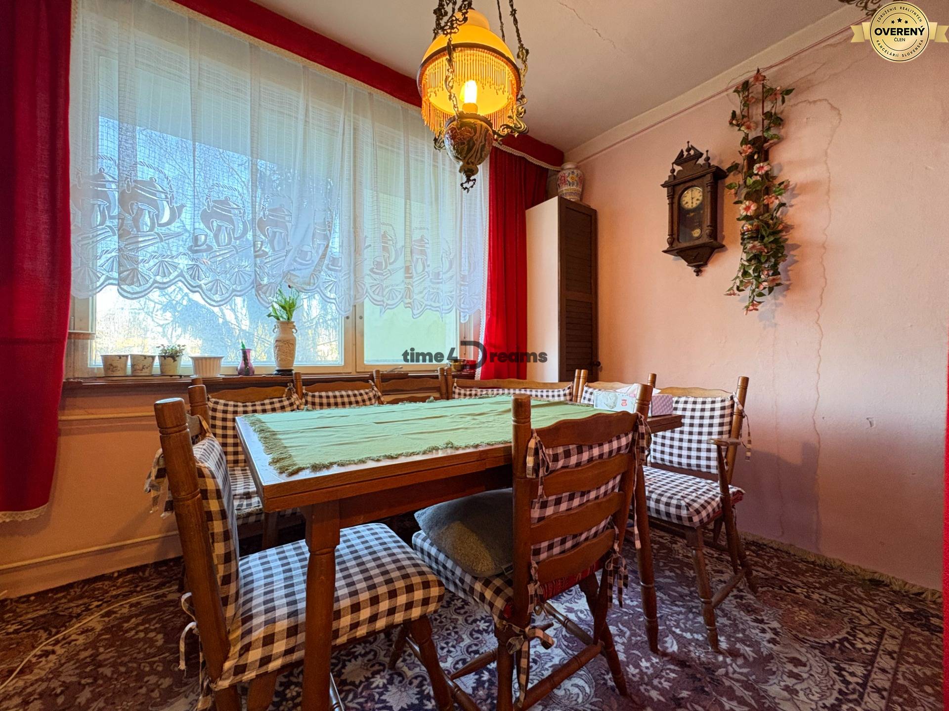 Na predaj: 2 izb.byt v CENTRE mesta + 2x BALKÓN, ŠATNÍK, PIVNICA