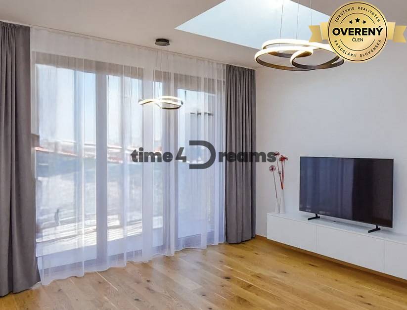 Na predaj: CENTRUM 2 izb.byt po kompletnej novej rekonštrukcii