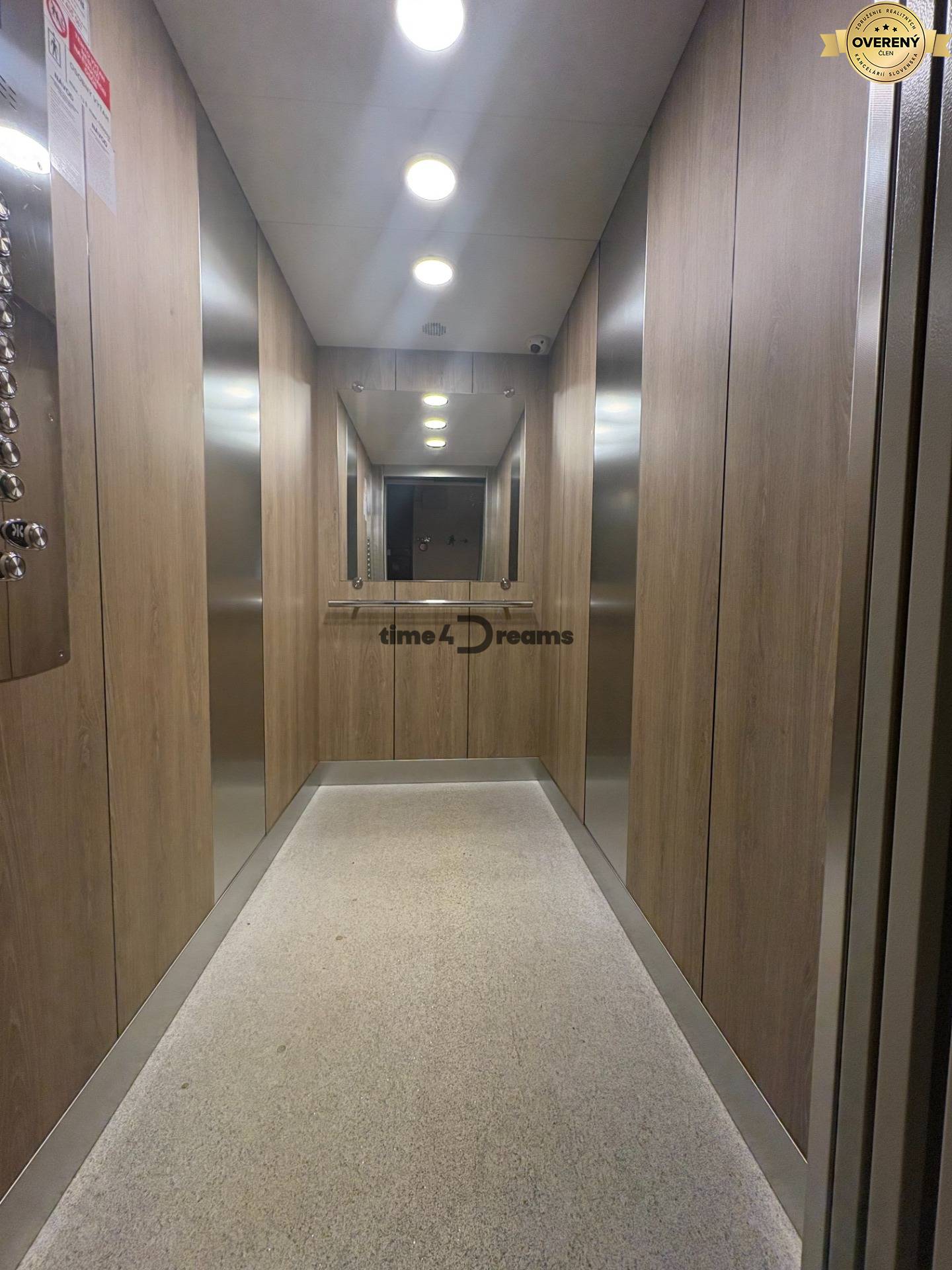 Na predaj: CENTRUM 2 izb.byt po kompletnej novej rekonštrukcii