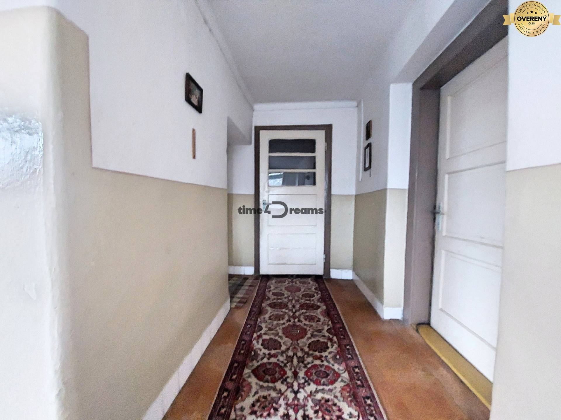 NA PREDAJ-MIMORIADNE ZNÍŽENÁ CENA rodinný domček..Podkriváň