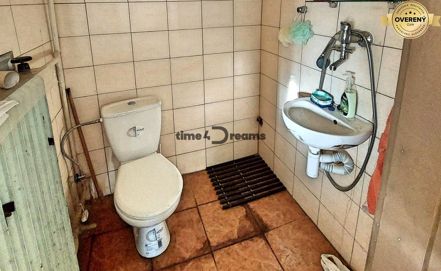 NA PREDAJ-MIMORIADNE ZNÍŽENÁ CENA rodinný domček..Podkriváň