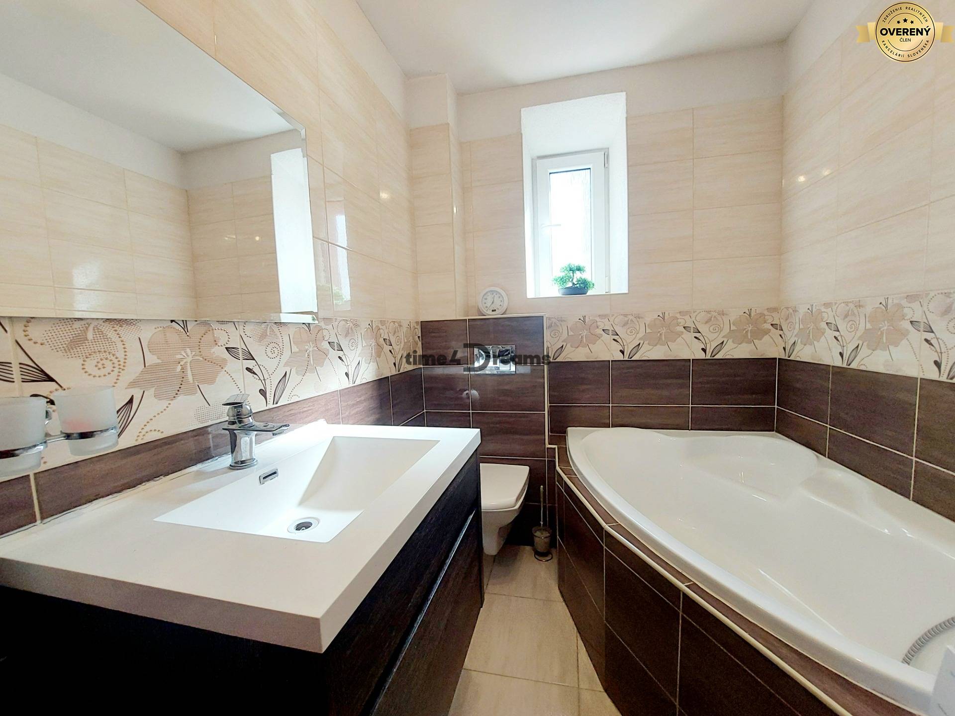 NA PREDAJ pekný zrekonštruovaný dom v obci Sebedražie