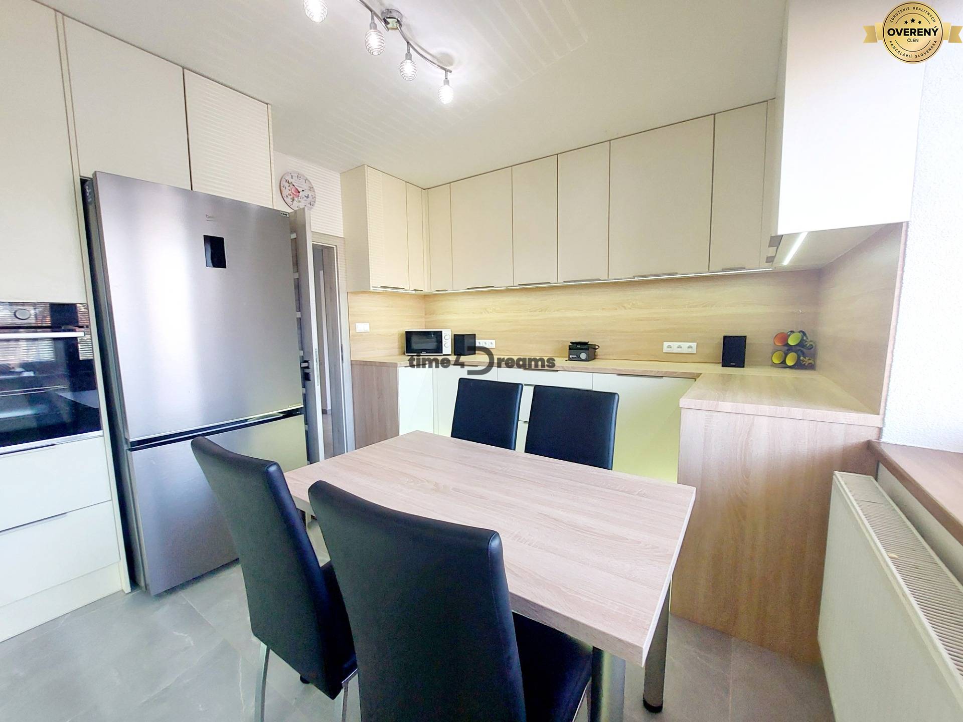 NA PREDAJ pekný zrekonštruovaný dom v obci Sebedražie