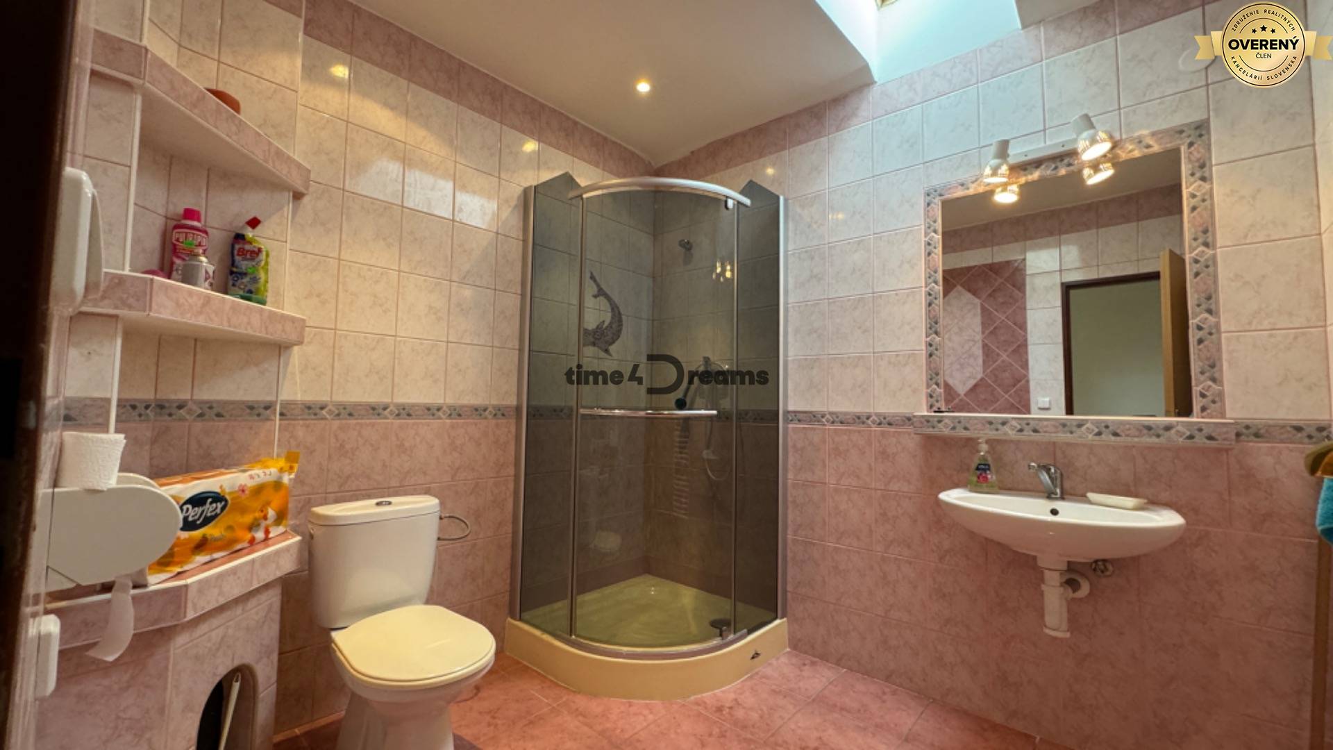 NA PREDAJ rodinný dom/polyfunkcia Komjatice