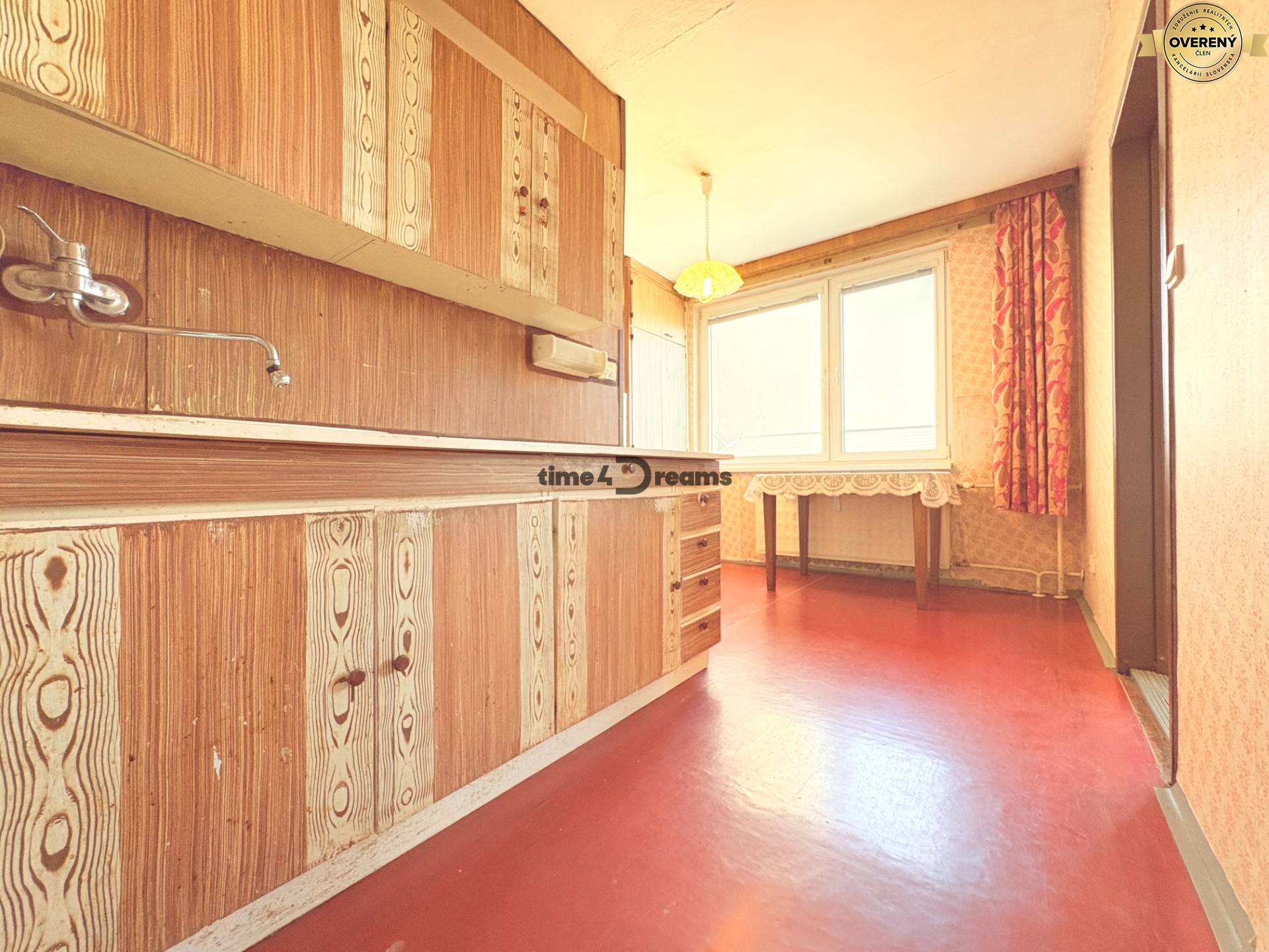 Na predaj: CENTRUM: 3 izb.byt + ŠATNIK + PIVNICA