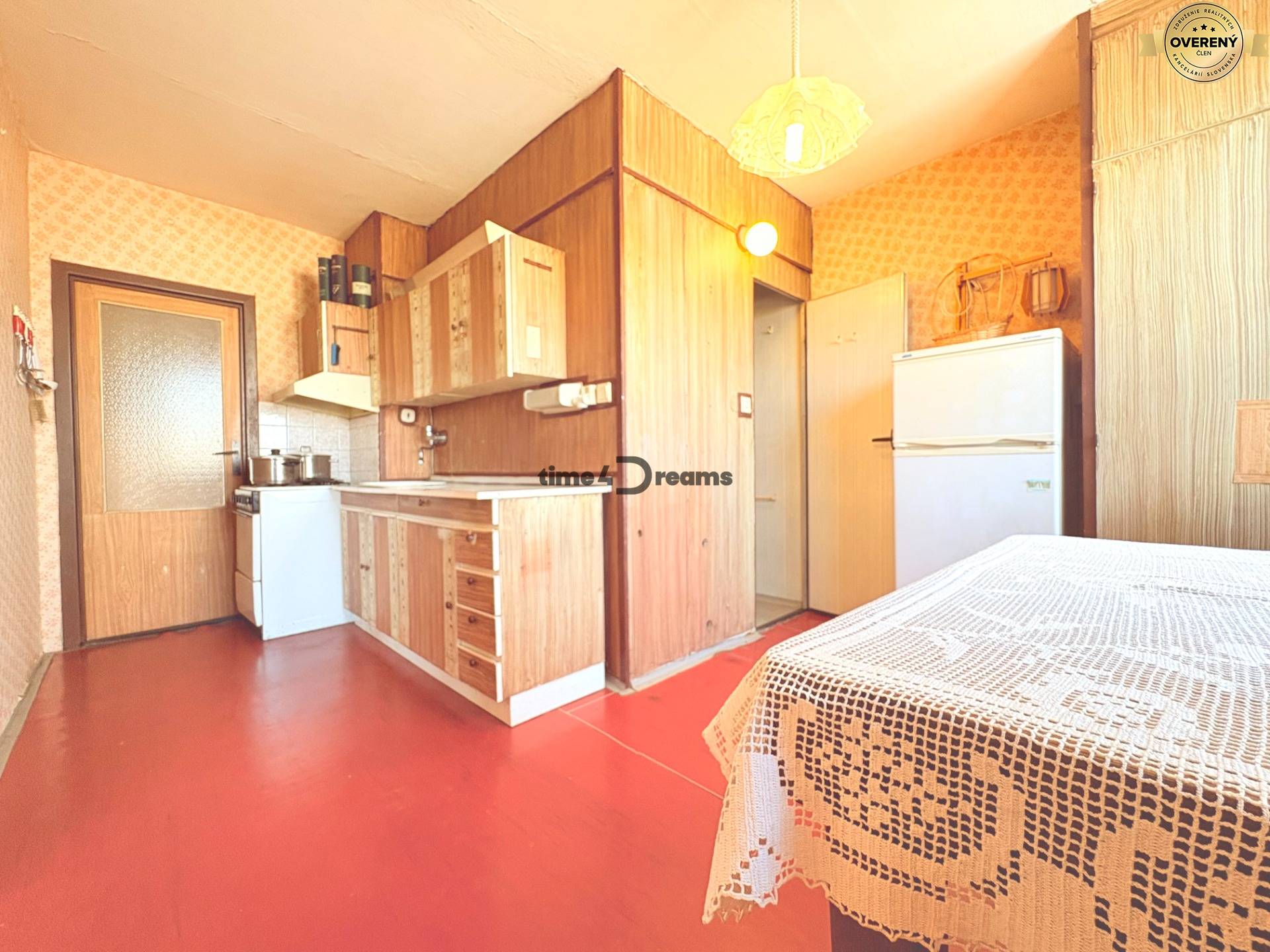 Na predaj: CENTRUM: 3 izb.byt + ŠATNIK + PIVNICA