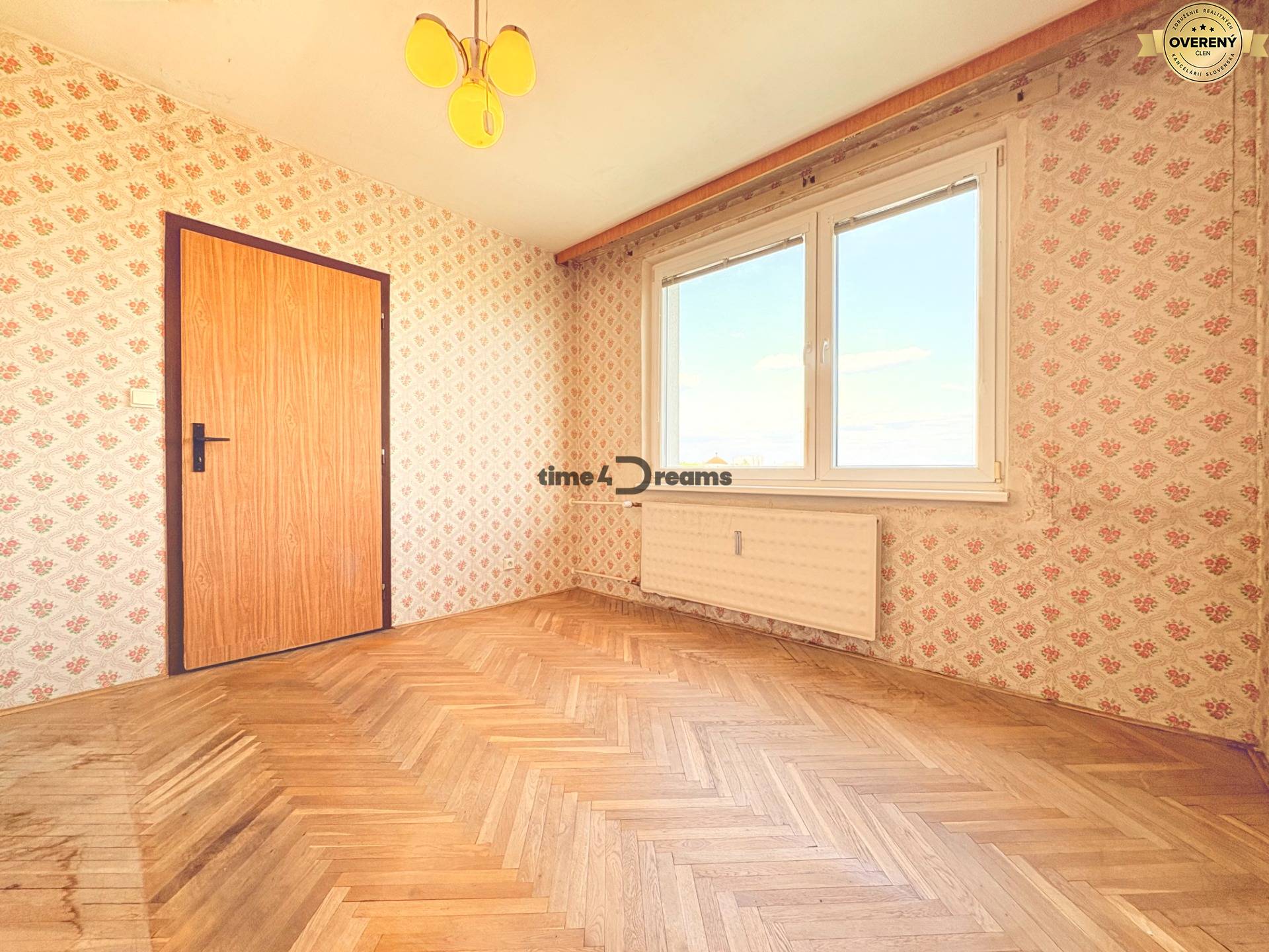 Na predaj: CENTRUM: 3 izb.byt + ŠATNIK + PIVNICA