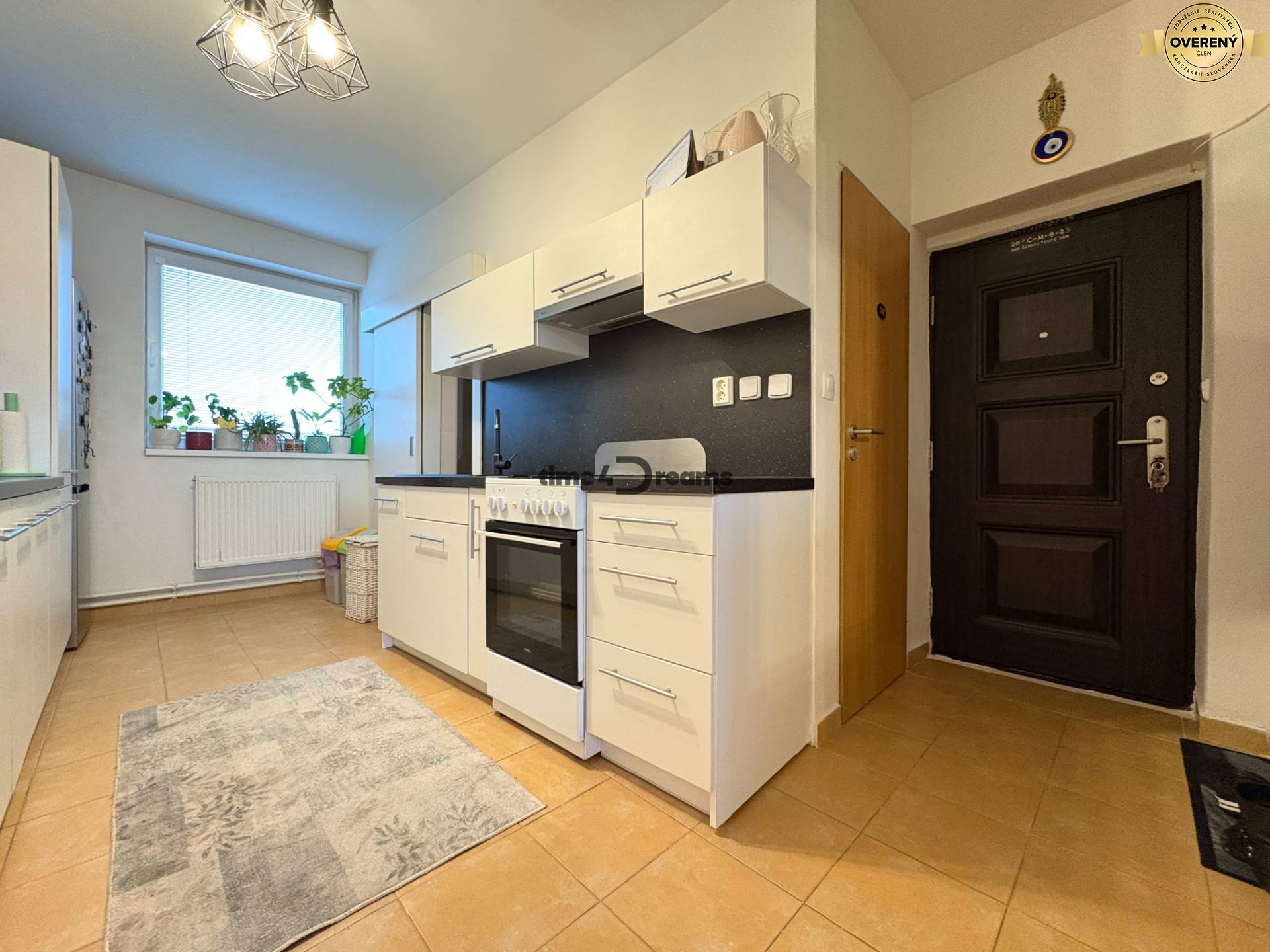 Na predaj: 3 izb.byt + záhradka + pivnica + komora