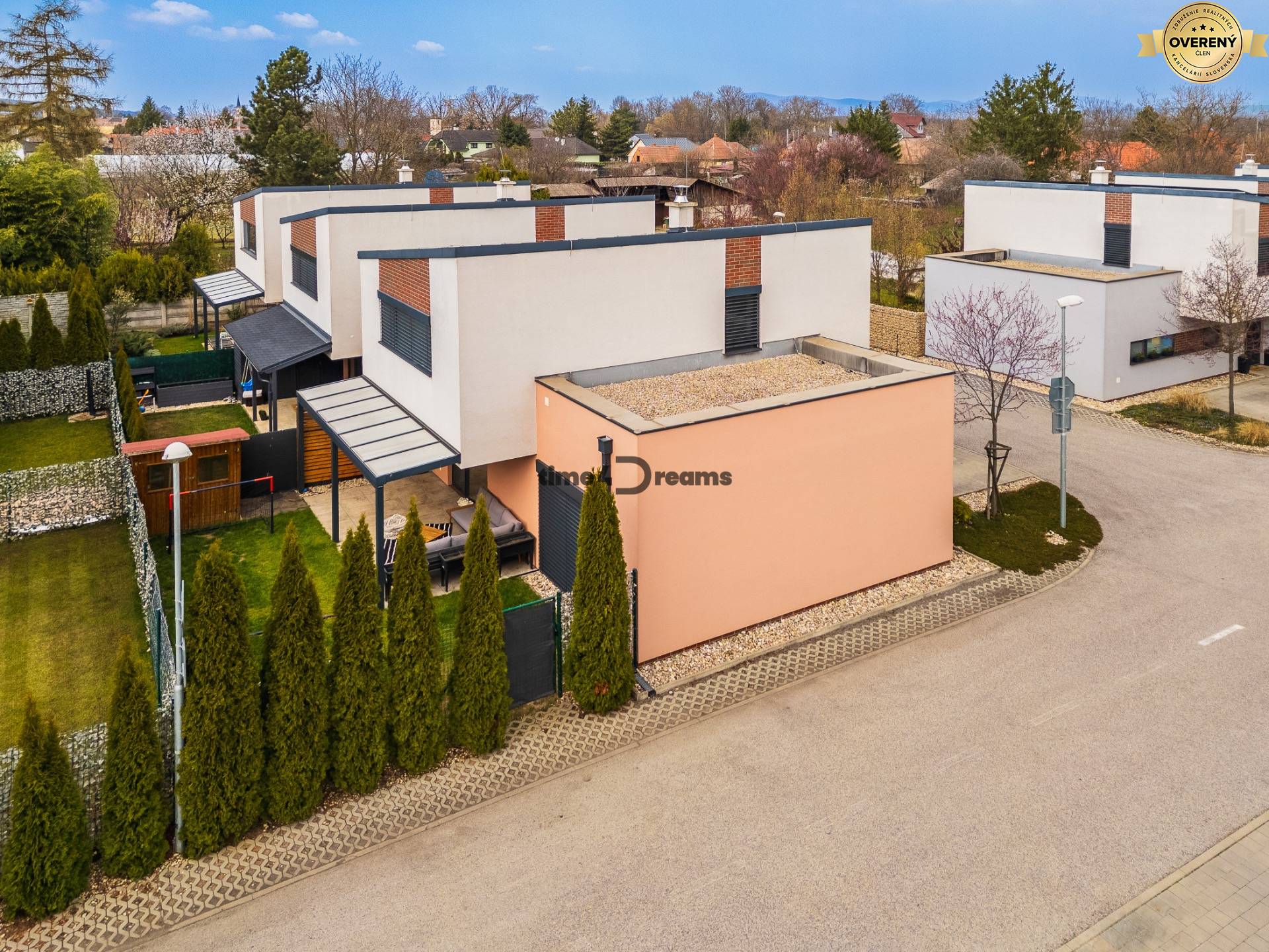 NA PREDAJ Krásny domček v Ivánke pri Nitre