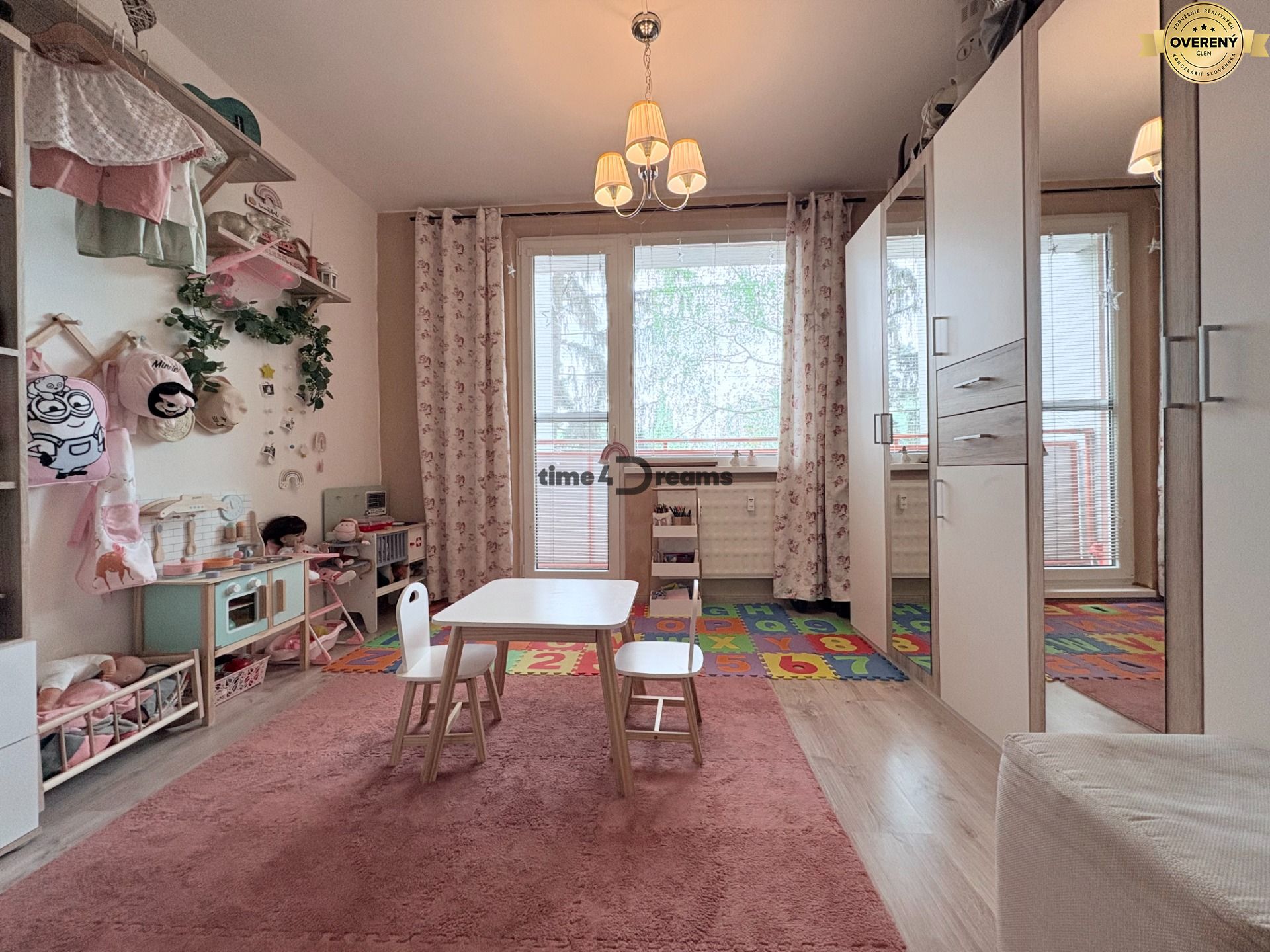 Na predaj: CENTRUM 3 izb.byt + BALKON + ŠPAJZA