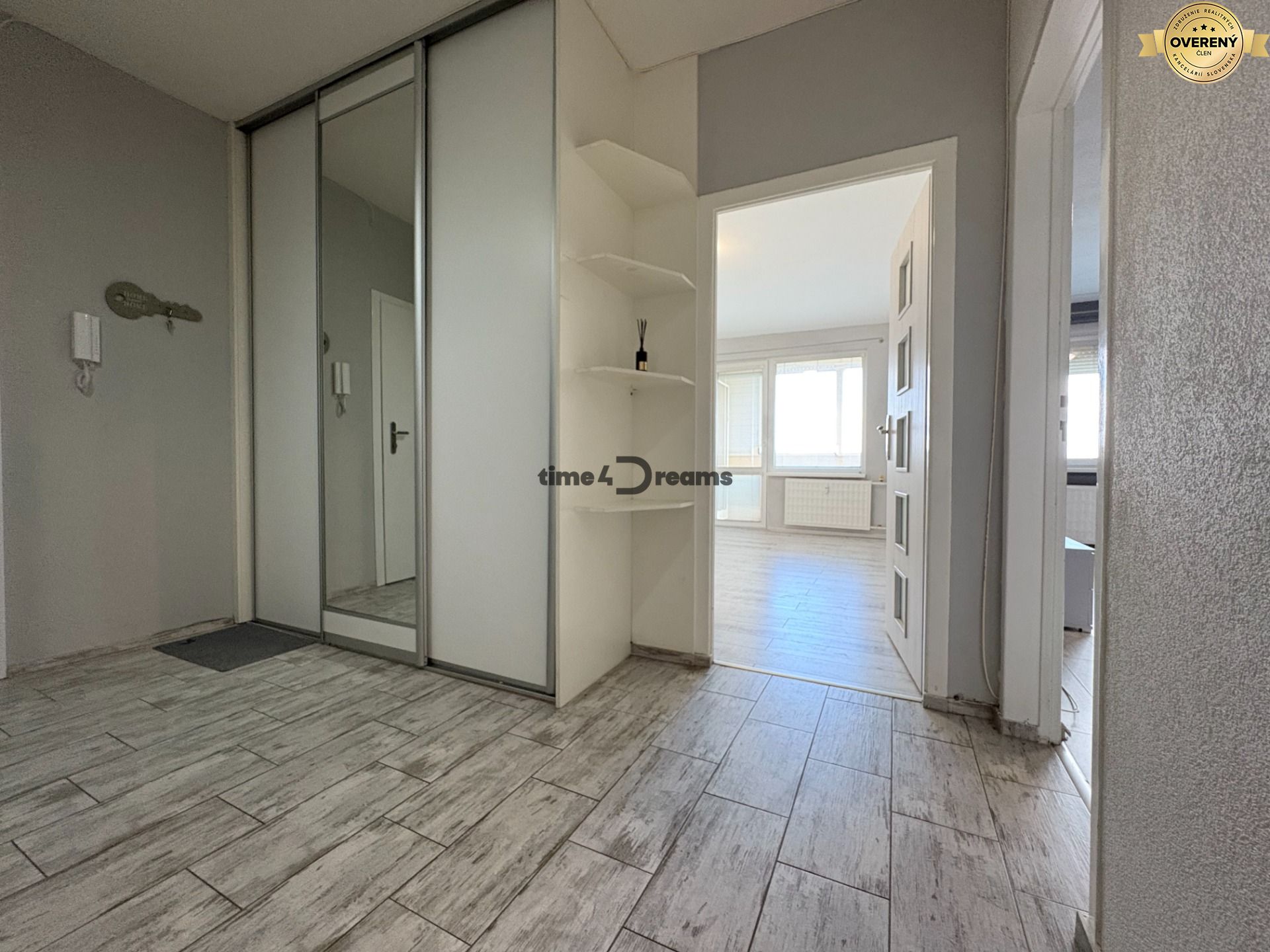 Na predaj: VEĽKY investičný 3.byť + LOGGIA