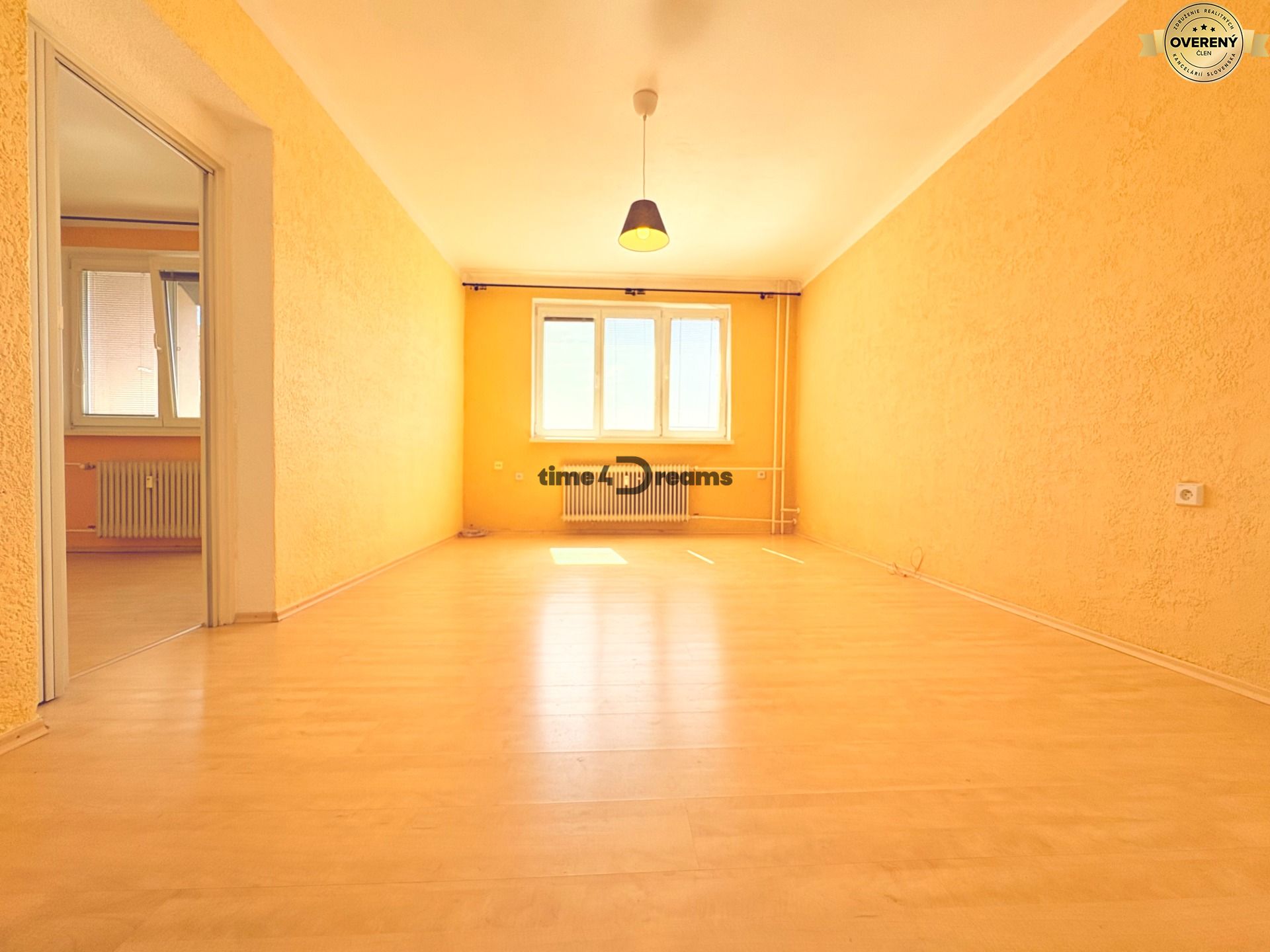 Na predaj: 2 izb.byt + LOGGIA + PIVNICA