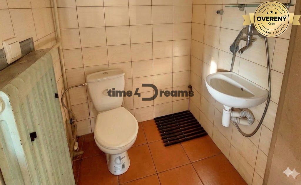 NA PREDAJ-MIMORIADNE ZNÍŽENÁ CENA rodinný domček-Podkriváň