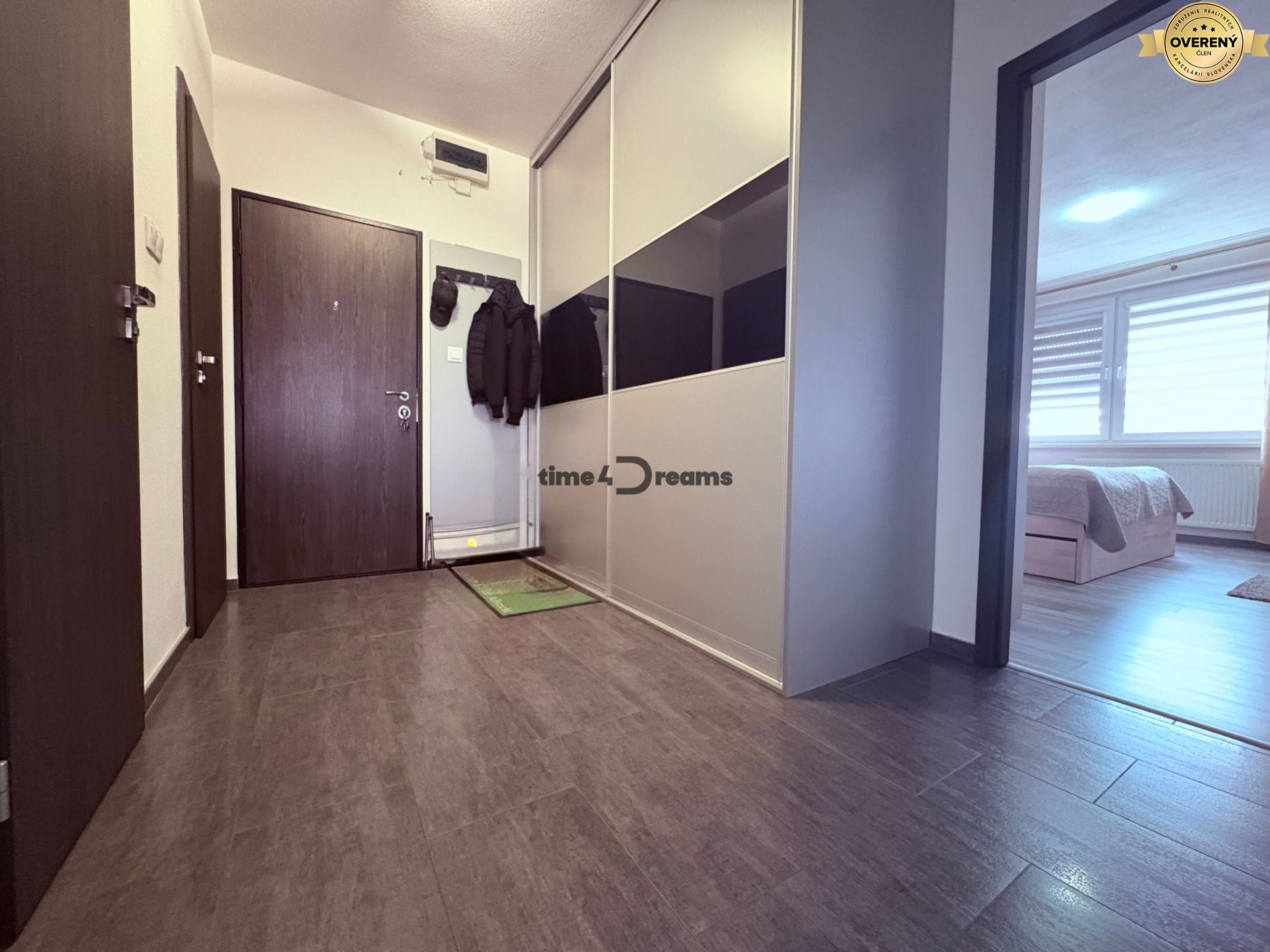 Na predaj: 4 izb.byt + BALKON + PIVNICA