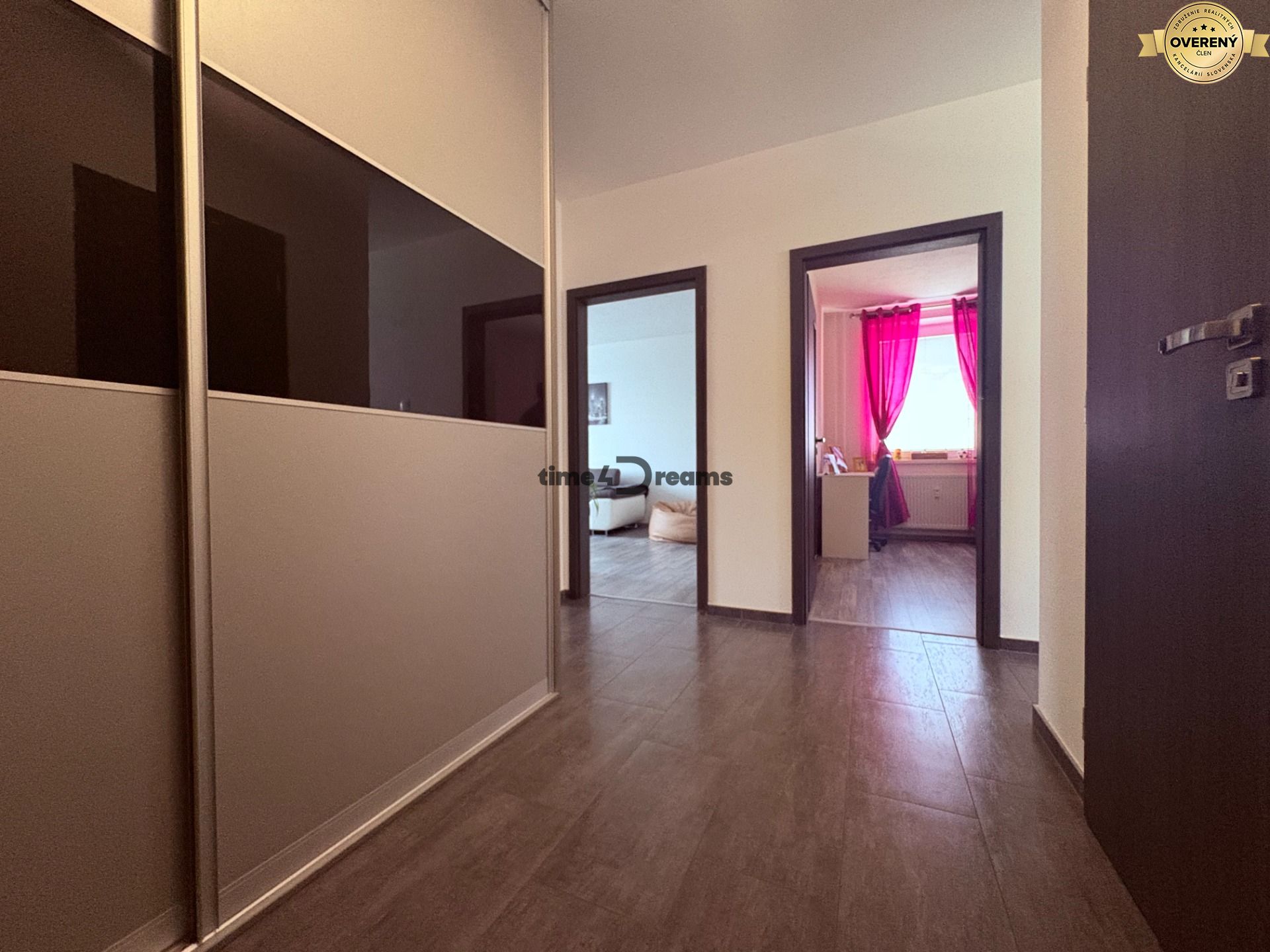 Na predaj: 4 izb.byt + BALKON + PIVNICA
