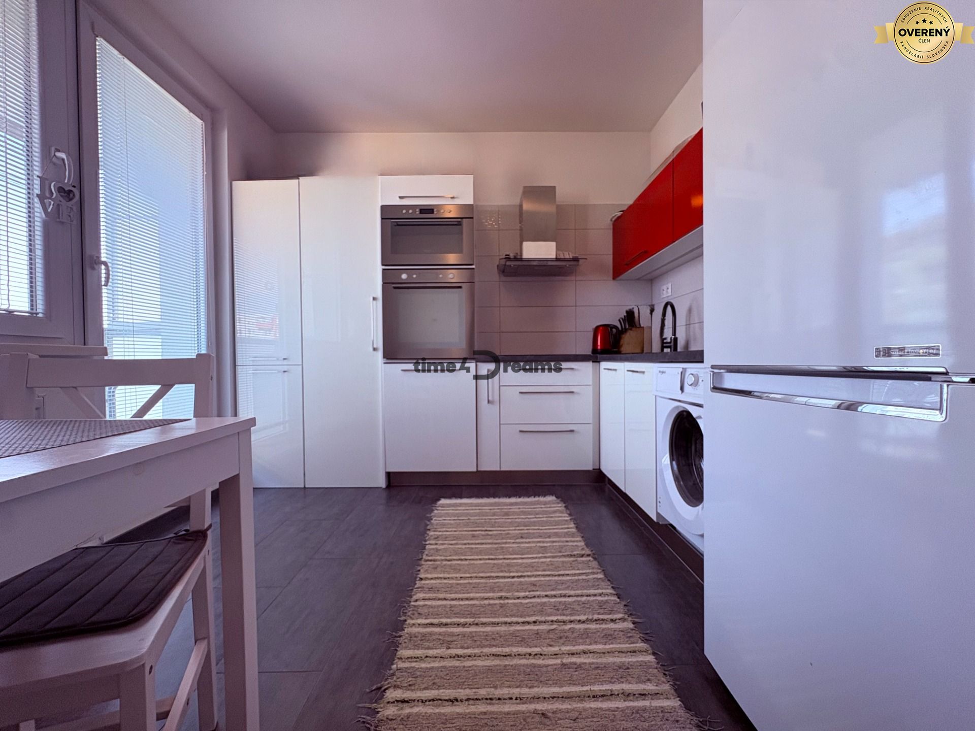 Na predaj: 4 izb.byt + BALKON + PIVNICA