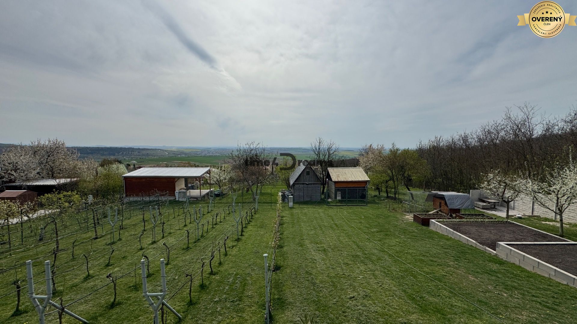 NA PREDAJ Rodinný dom v krásnom prostredí obce Štitáre NITRA