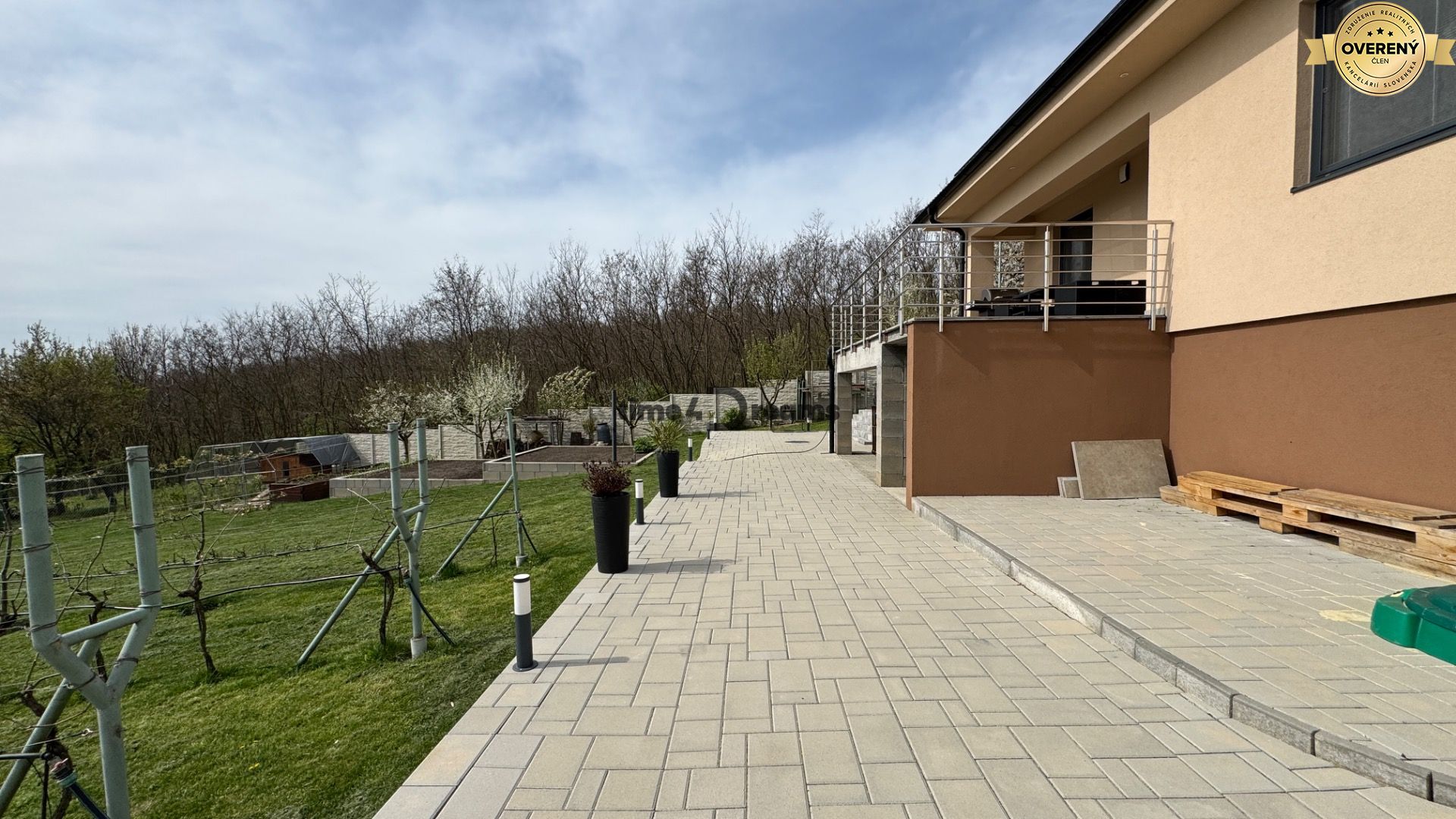 NA PREDAJ Rodinný dom v krásnom prostredí obce Štitáre NITRA