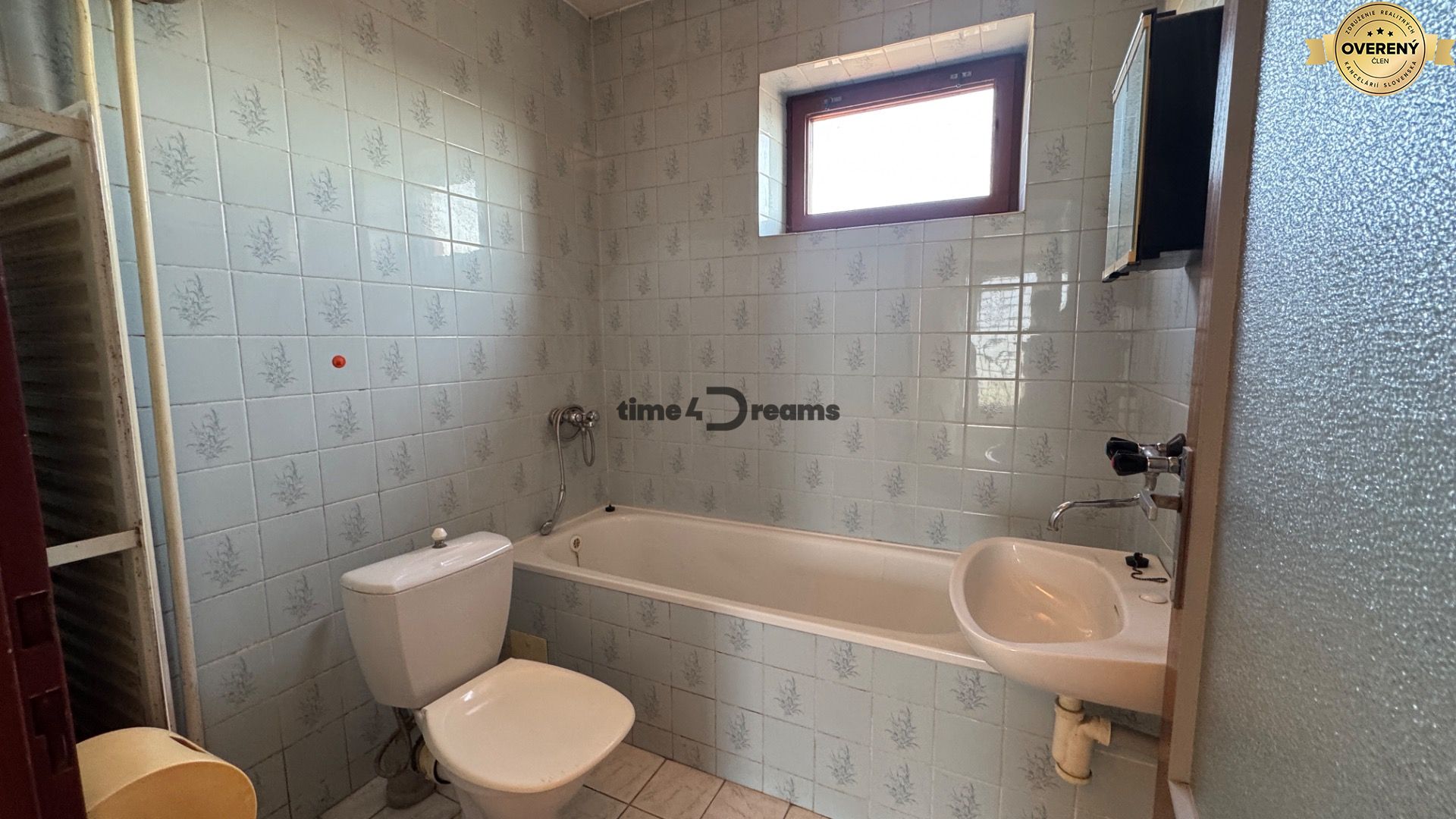 NA PREDAJ 5 izbový rodinný dom v obci Urmince - Topoľčany