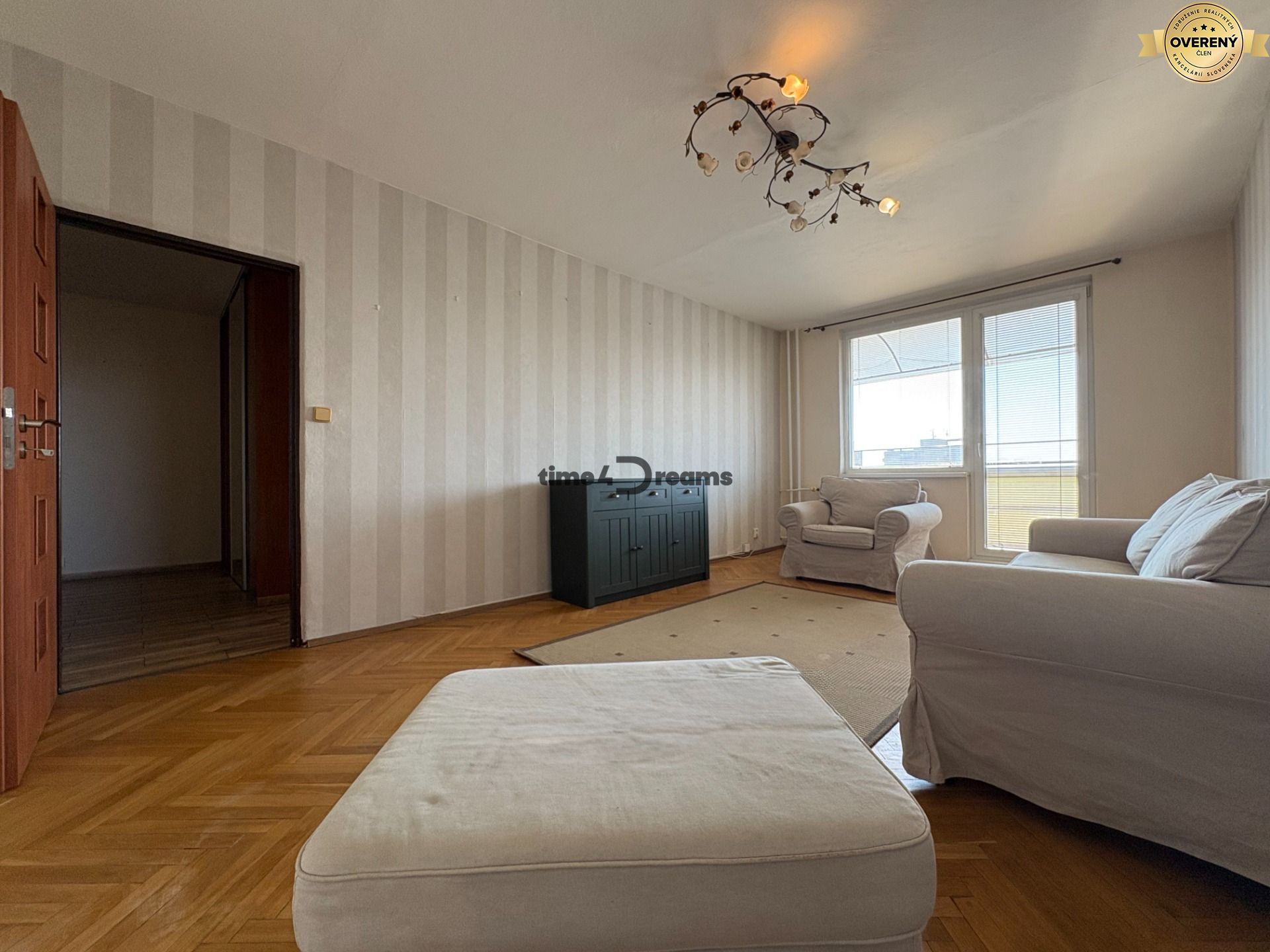 Na predaj: 4 izb.byt + BALKON + PIVNICA