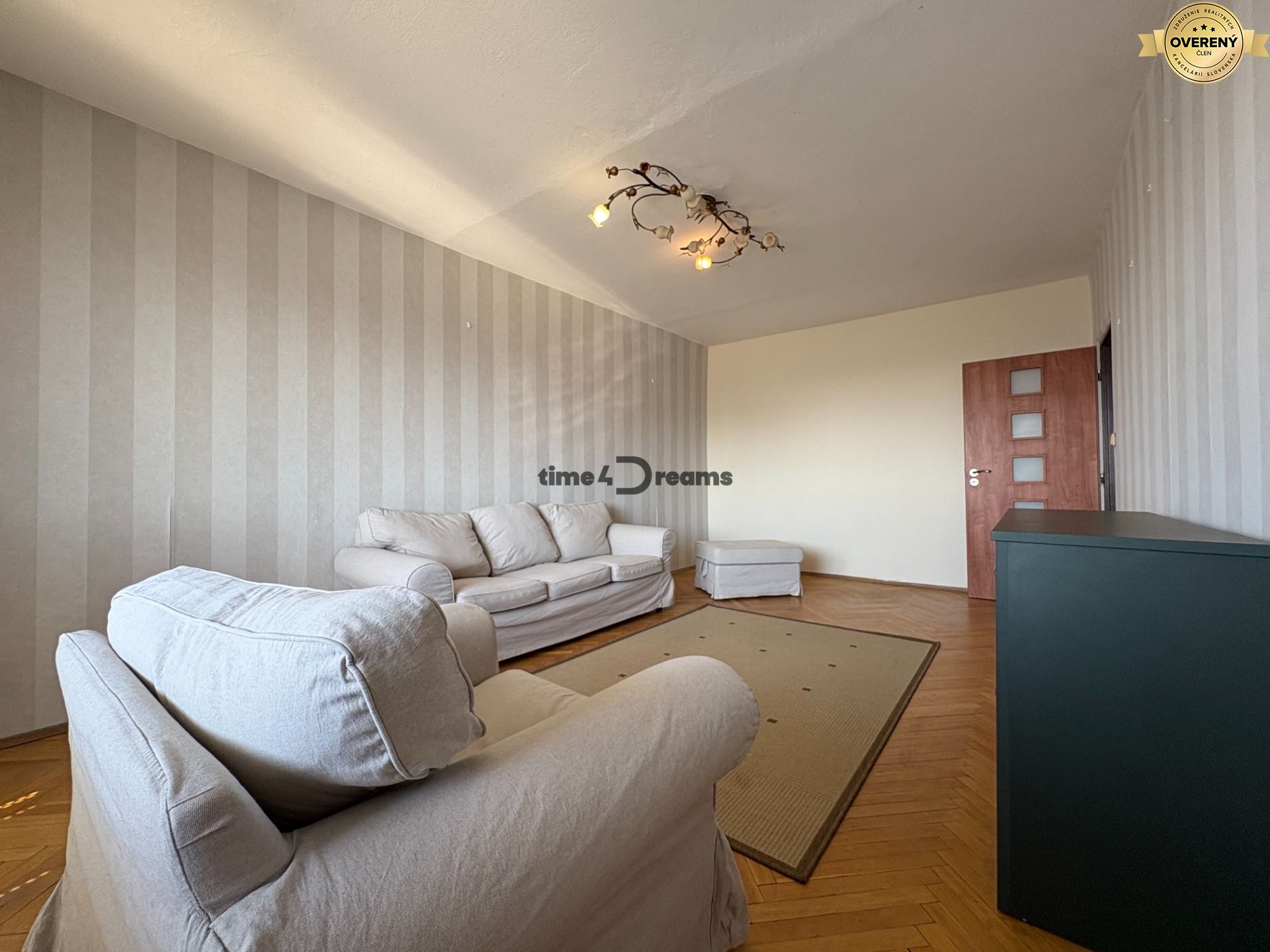 Na predaj: 4 izb.byt + BALKON + PIVNICA