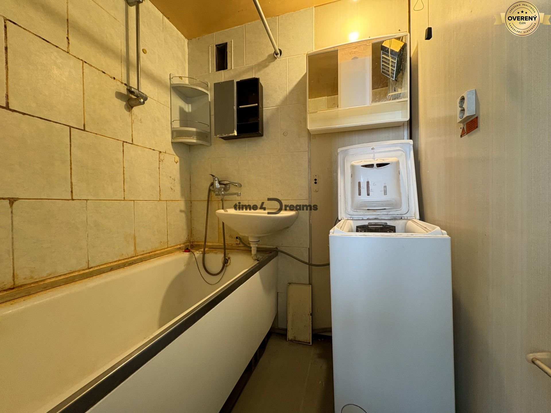 Na predaj: 3 izb.byt v CENTRE mesta + ŠATNIK + PIVNICA