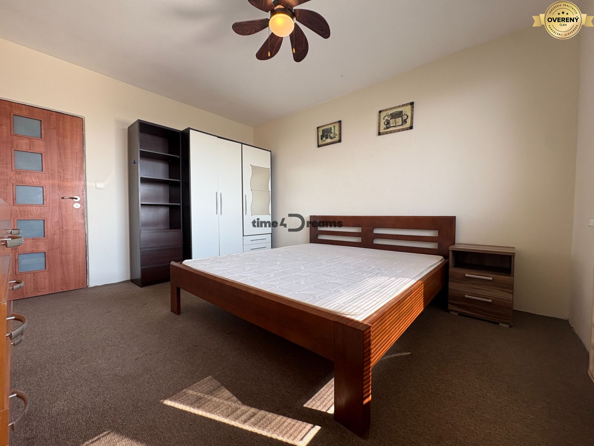 Na predaj: 4 izb.byt + BALKON + PIVNICA