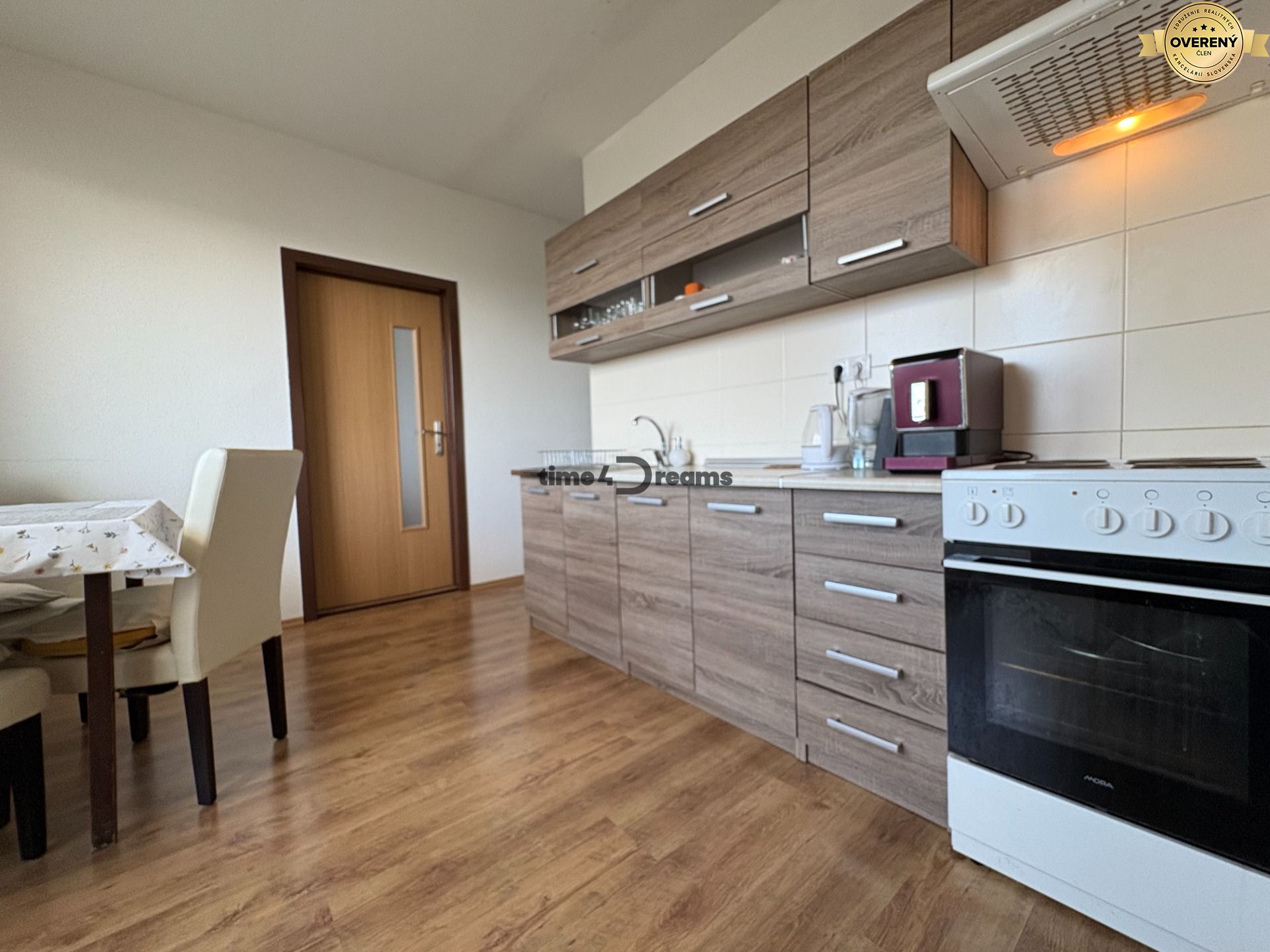 Na predaj: Veľký 2 izb.byt + LOGGIA + ŠPAJZA + PIVNICA