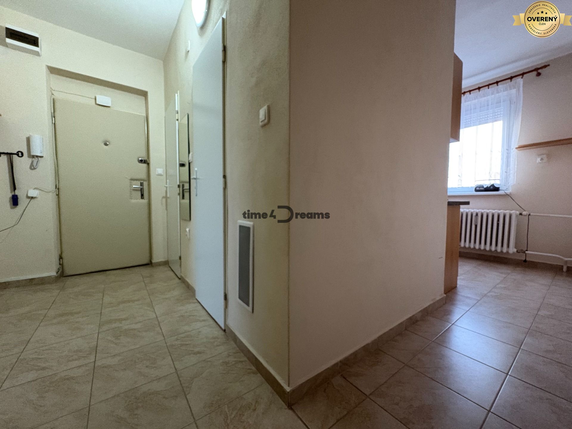 Na predaj: CENTRUM 3 izb.byt + LOGGIA + KLÍMA + PIVNICA