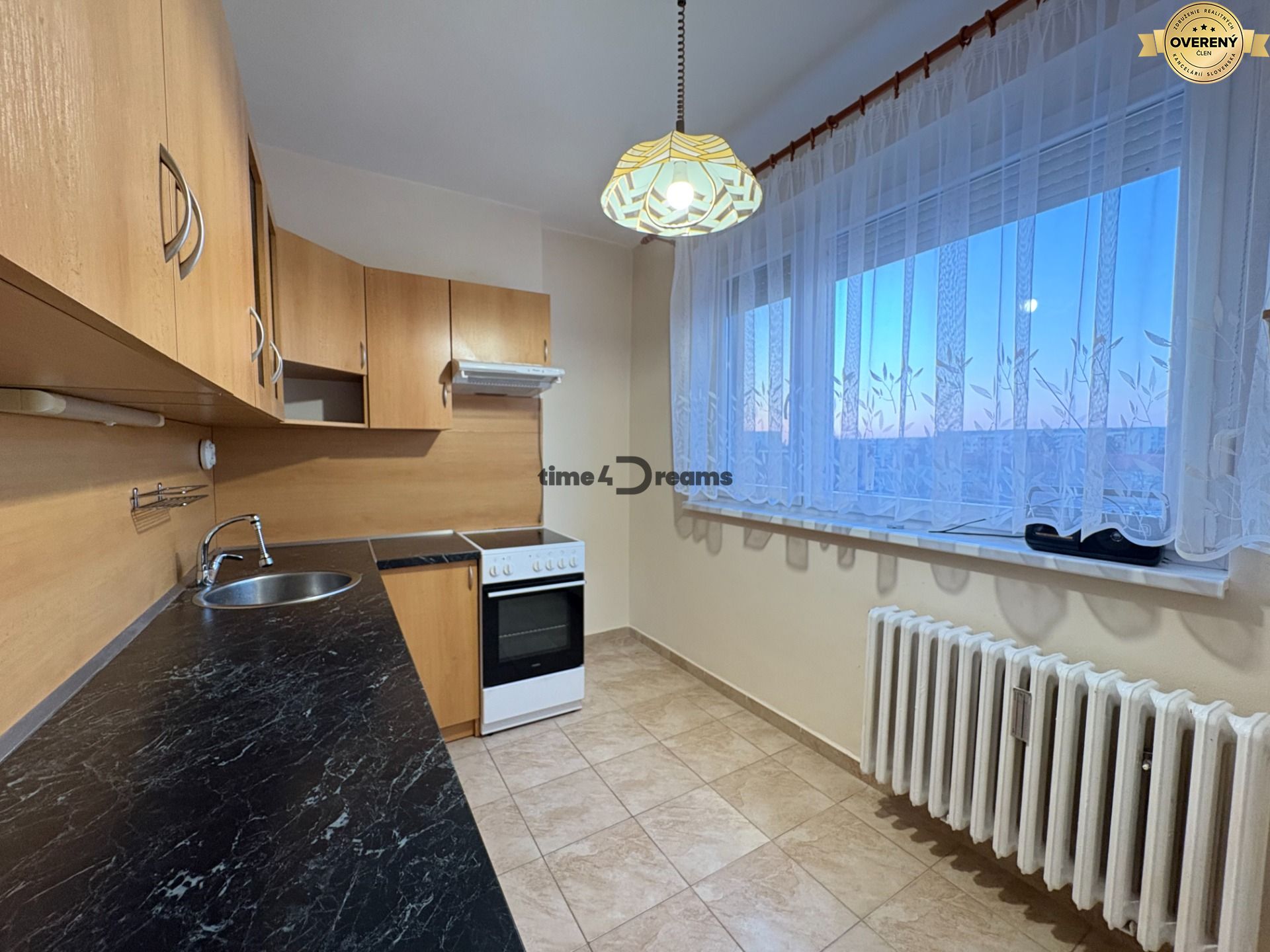 Na predaj: CENTRUM 3 izb.byt + LOGGIA + KLÍMA + PIVNICA