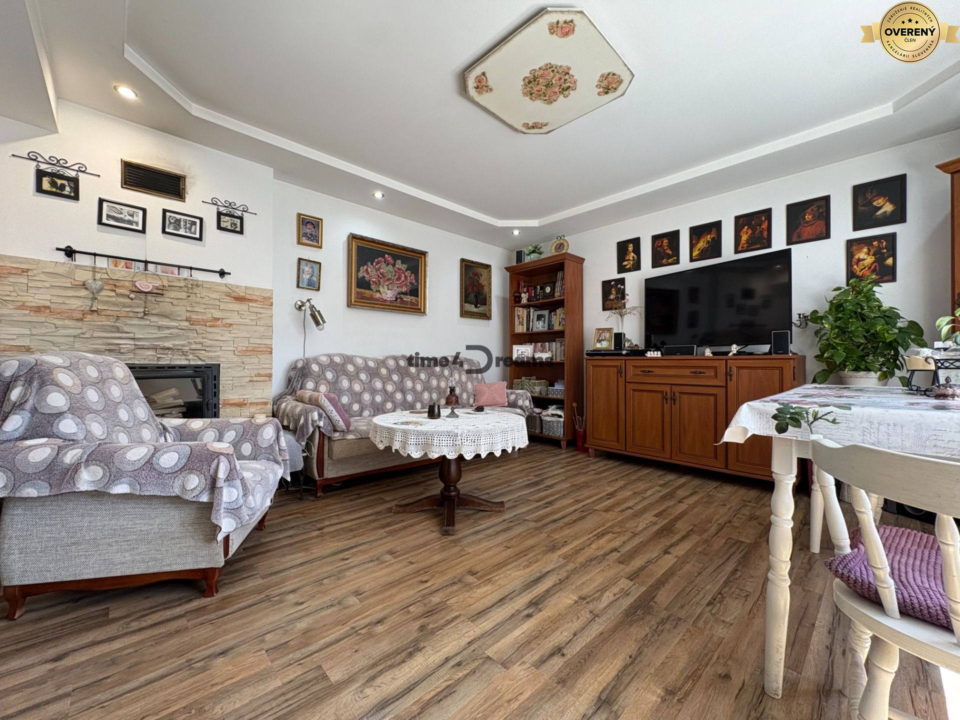 Na predaj: CENTRUM 2 izb.byt + 3x PIVNICA