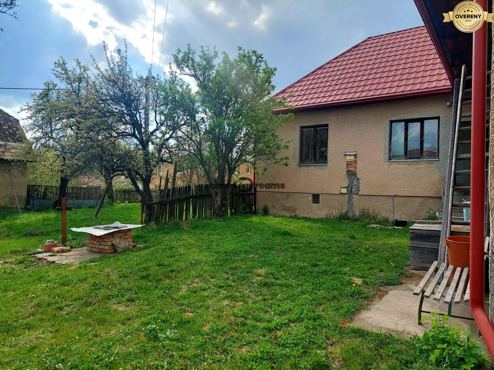 EXKLUZÍVNE NA PREDAJ – vidiecky rodinný dom BUDINÁ