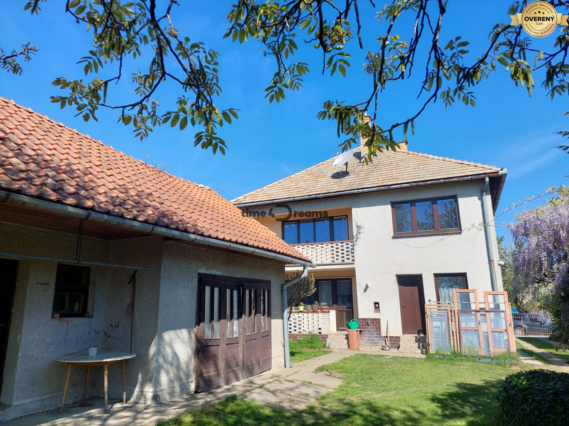 NA PREDAJ Priestranný rodinný dom s krásnou záhradou – Málinec