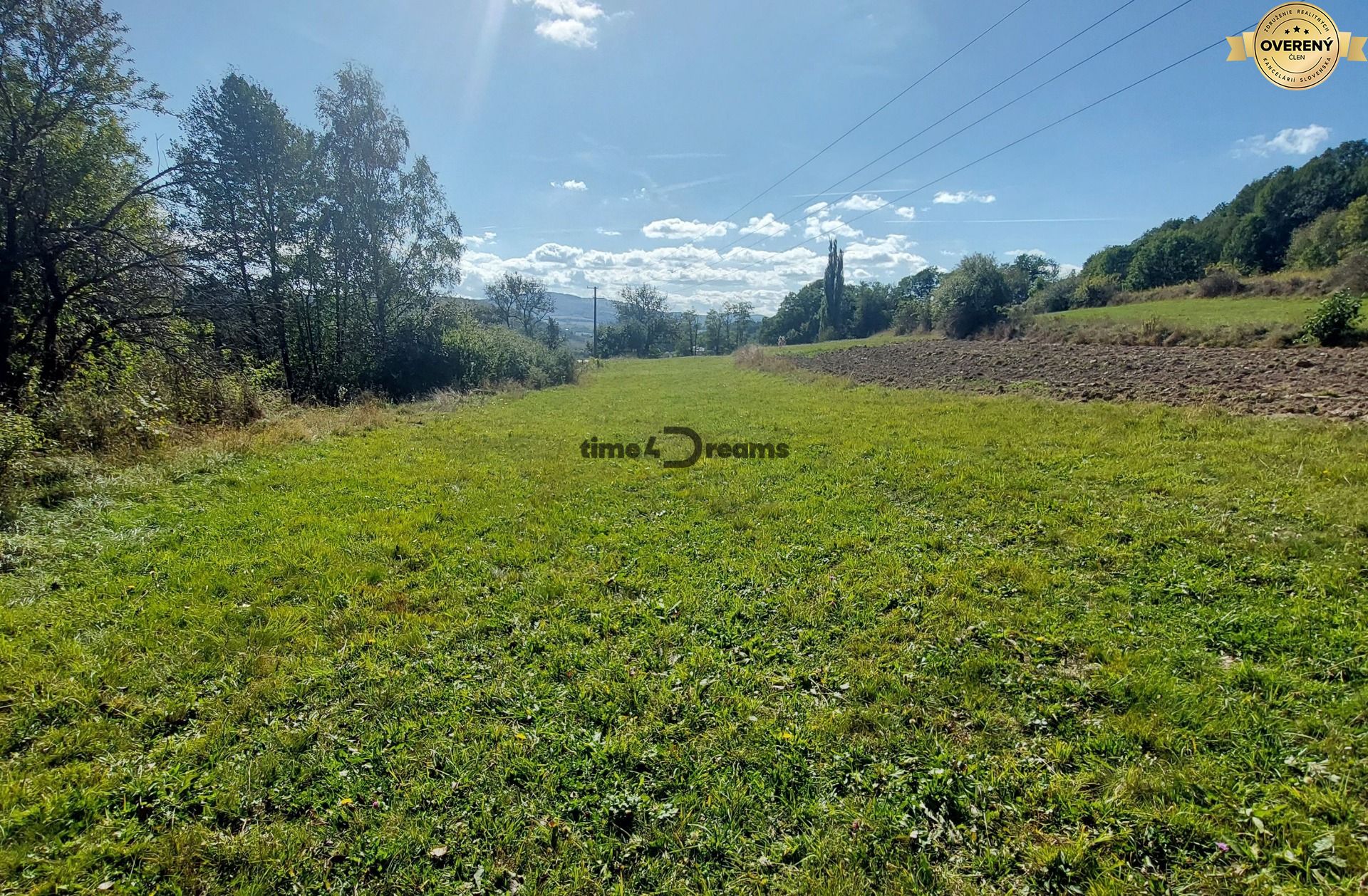 NA PREDAJ pozemok na stavbu domu alebo chaty 1049m2 KORYTÁRKY