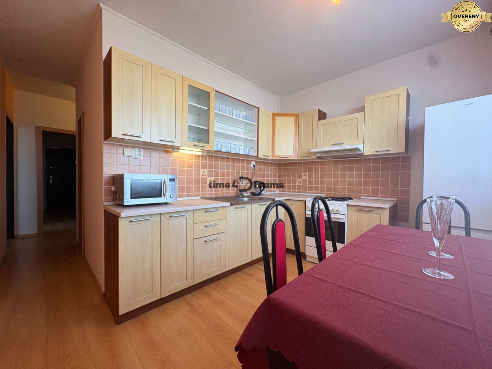 Na prenájom: Klimatizovaný 2 izb.byt + šatník + pivnica