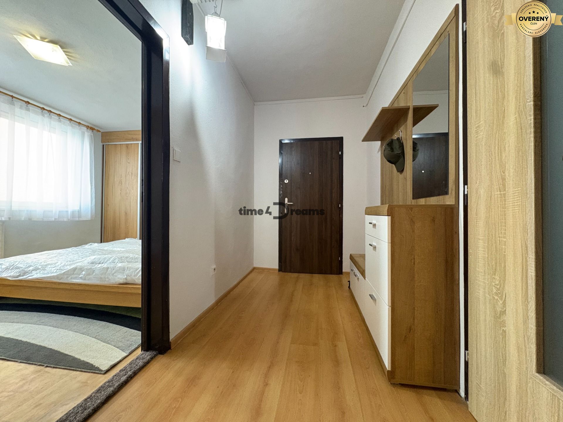 Na prenájom: Klimatizovaný 2 izb.byt + šatník + pivnica