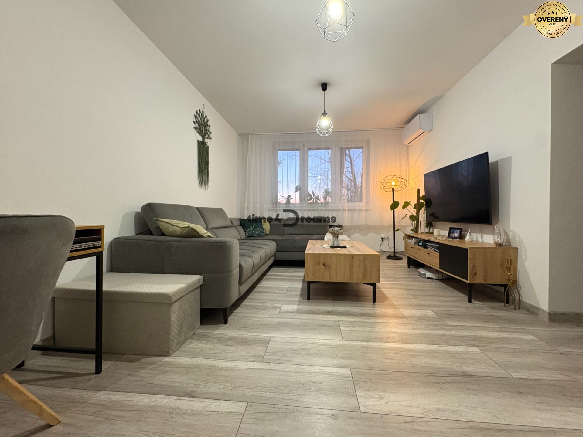 Na predaj: 2 izb.byt + LOGGIA + KLÍMA + PIVNICA
