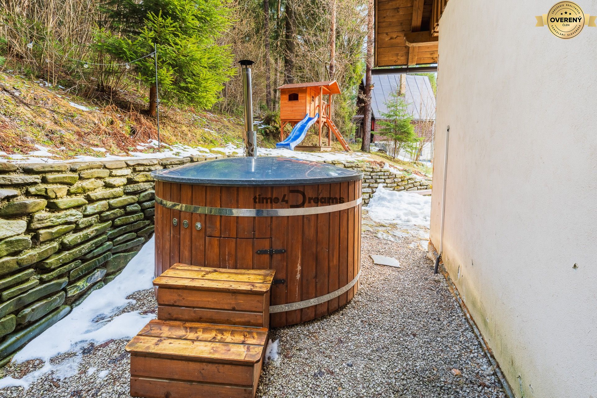 NA PREDAJ Chalúpka na Oravskej Priehrade NÁMESTOVO