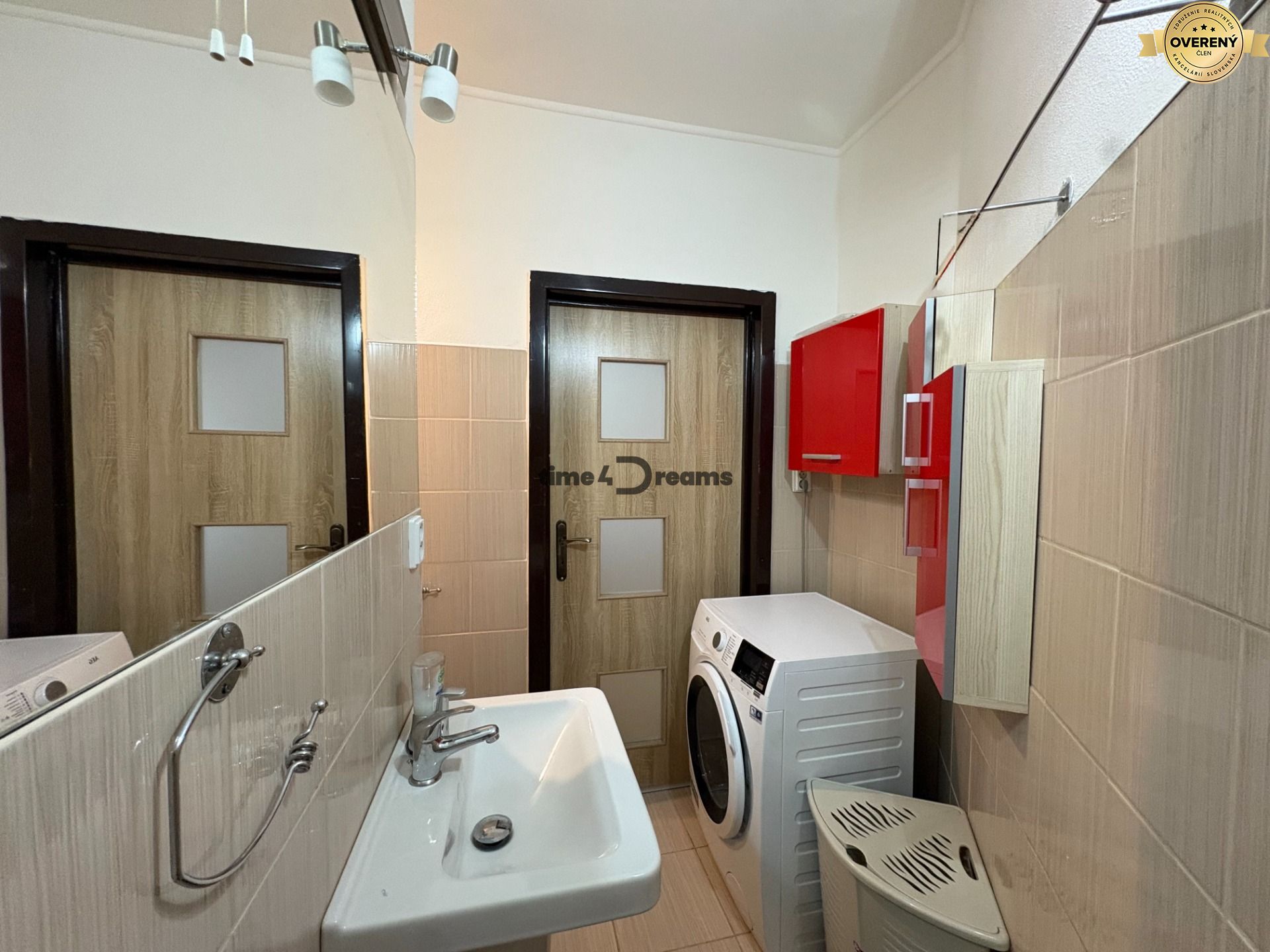 Investičný VEĽKÝ 3 izb.byt + LOGGIA, ŠPAJZA , PIVNICA