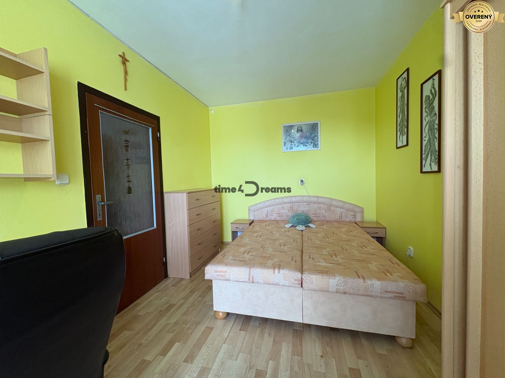 Na predaj: 3 izb.byt + LOGGIA + PIVNICA