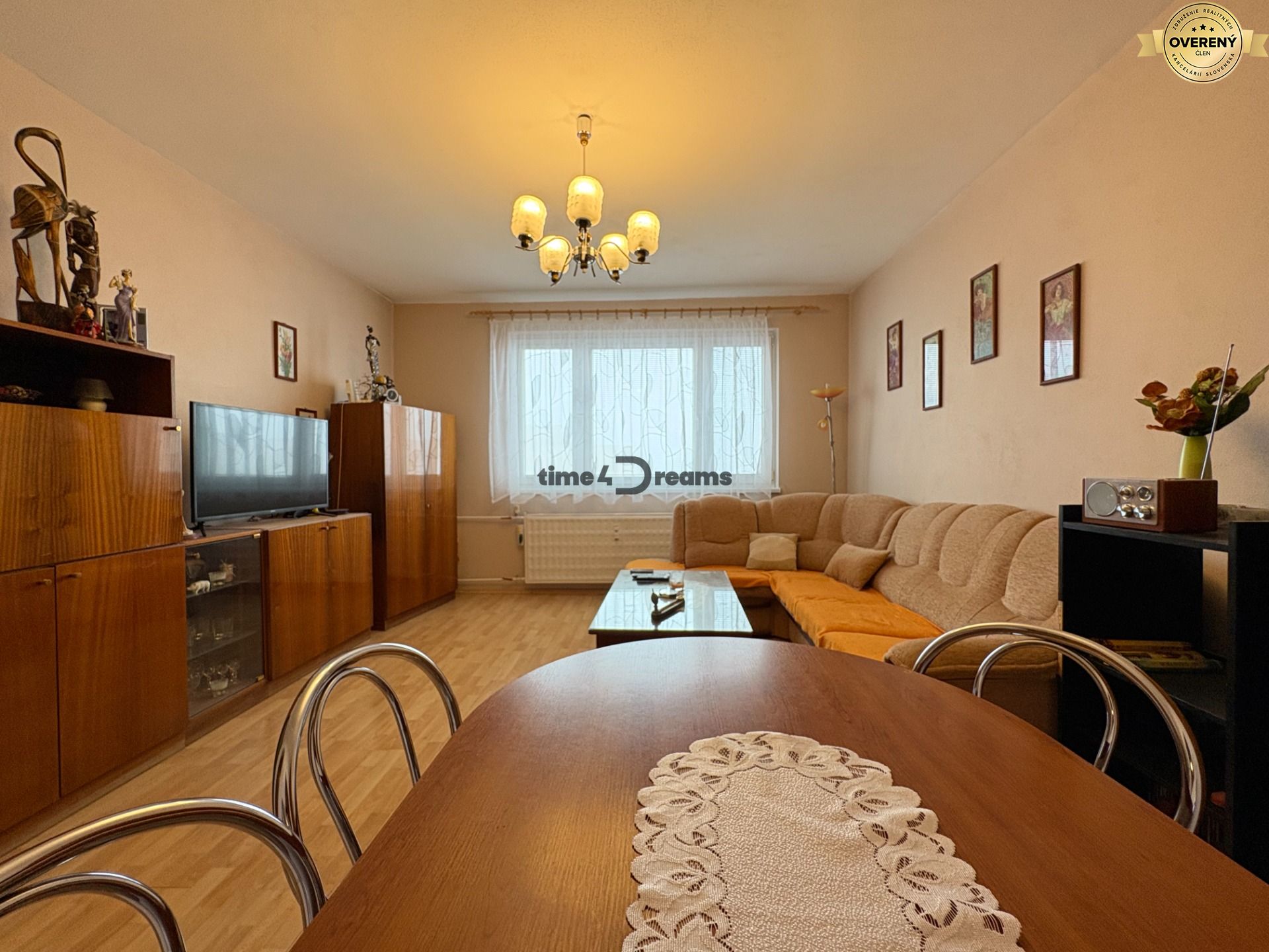 Na predaj: 3 izb.byt + LOGGIA + PIVNICA