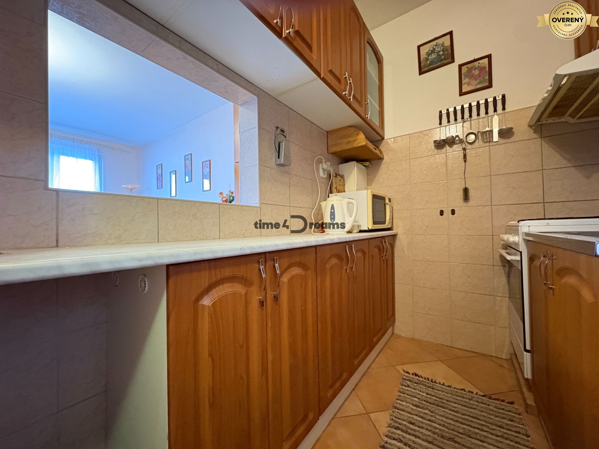 Na predaj: 3 izb.byt + LOGGIA + PIVNICA