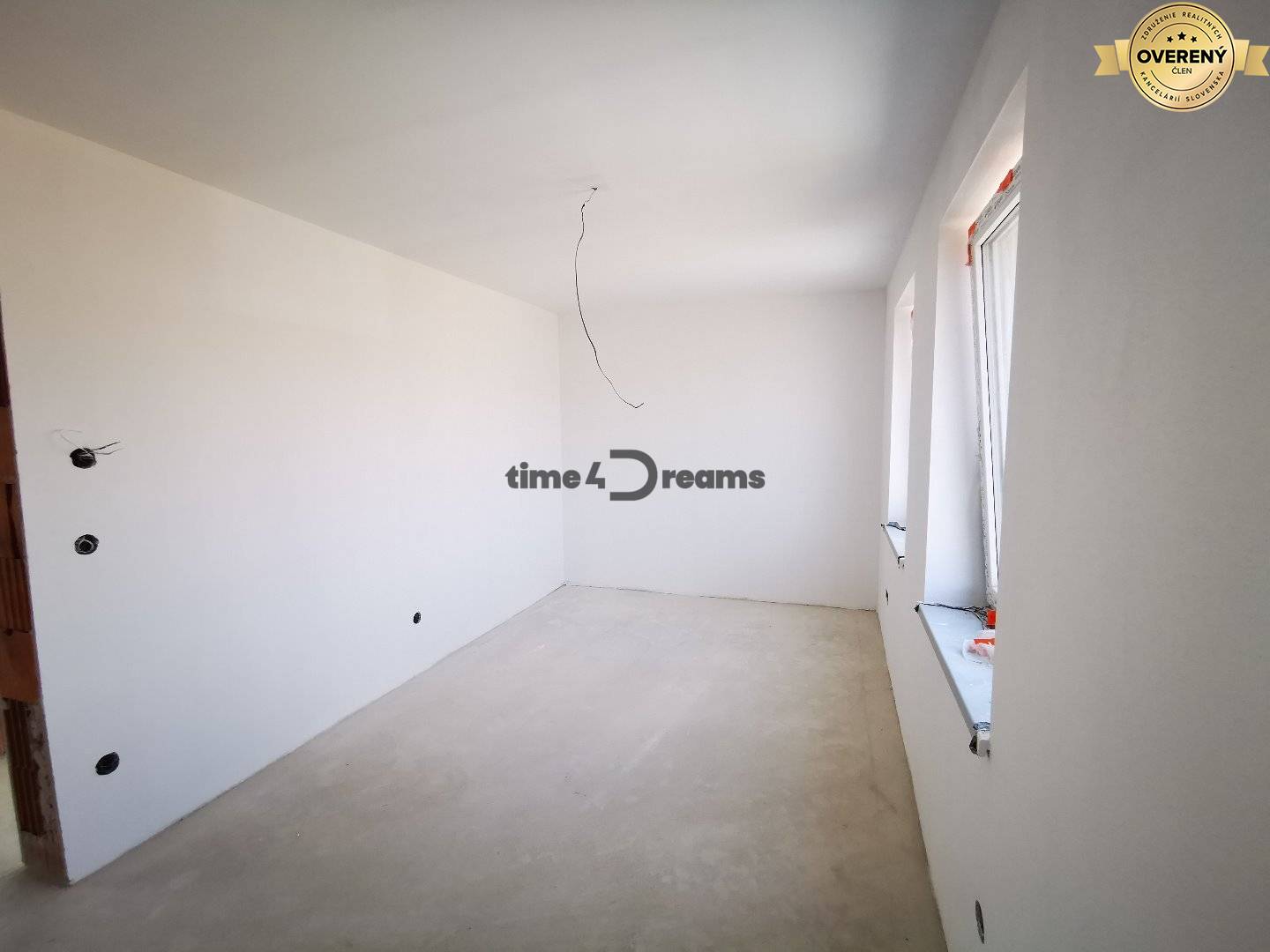 NA PREDAJ Rodinné radové domy v obci Šurianky Perkovce