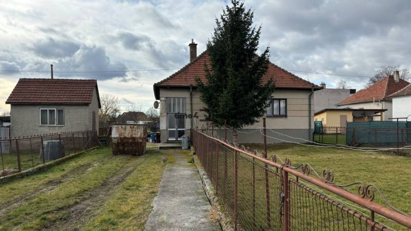 REZERVOVANÝ Rodinný dom v obci Čakajovce