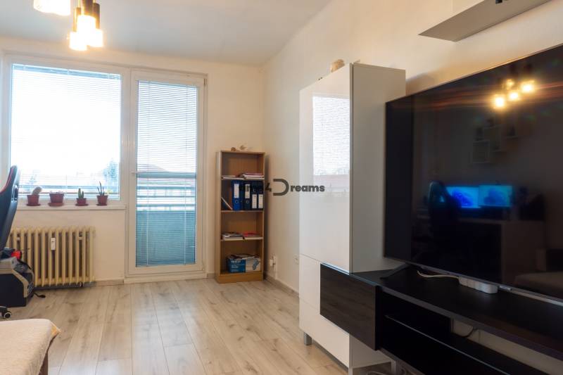 NA PREDAJ: 3 izb.byt + 2x BALKON + ŠPAJZA