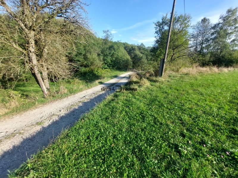 NA PREDAJ-SUPER CENA-stavebný pozemok 1049m2 KORYTÁRKY okr.Detva