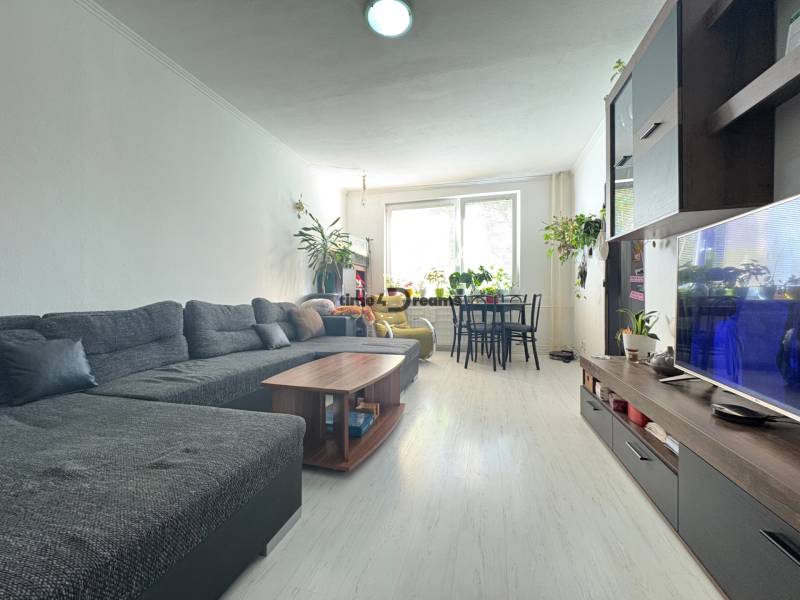 Na predaj: 3 izbový byt + BALKON + ŠPAJZA