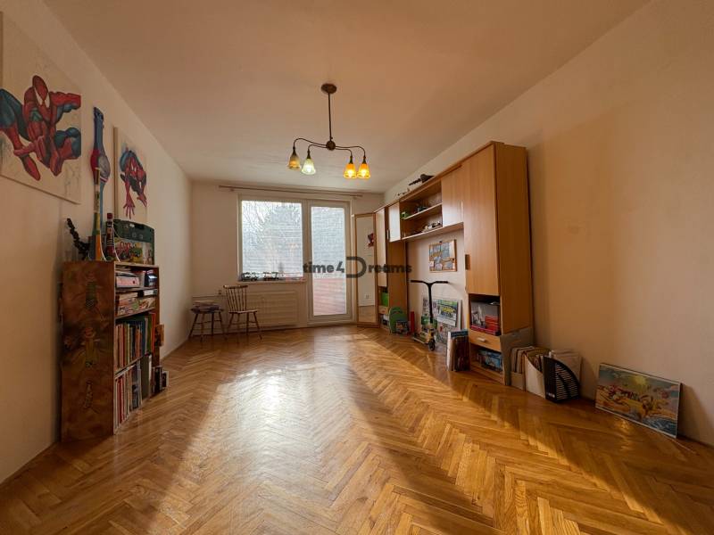 Na predaj: Veľký 3 ib v CENTRE + BALKON + ŠATNIK + ŠPAJZA + PIVNICA